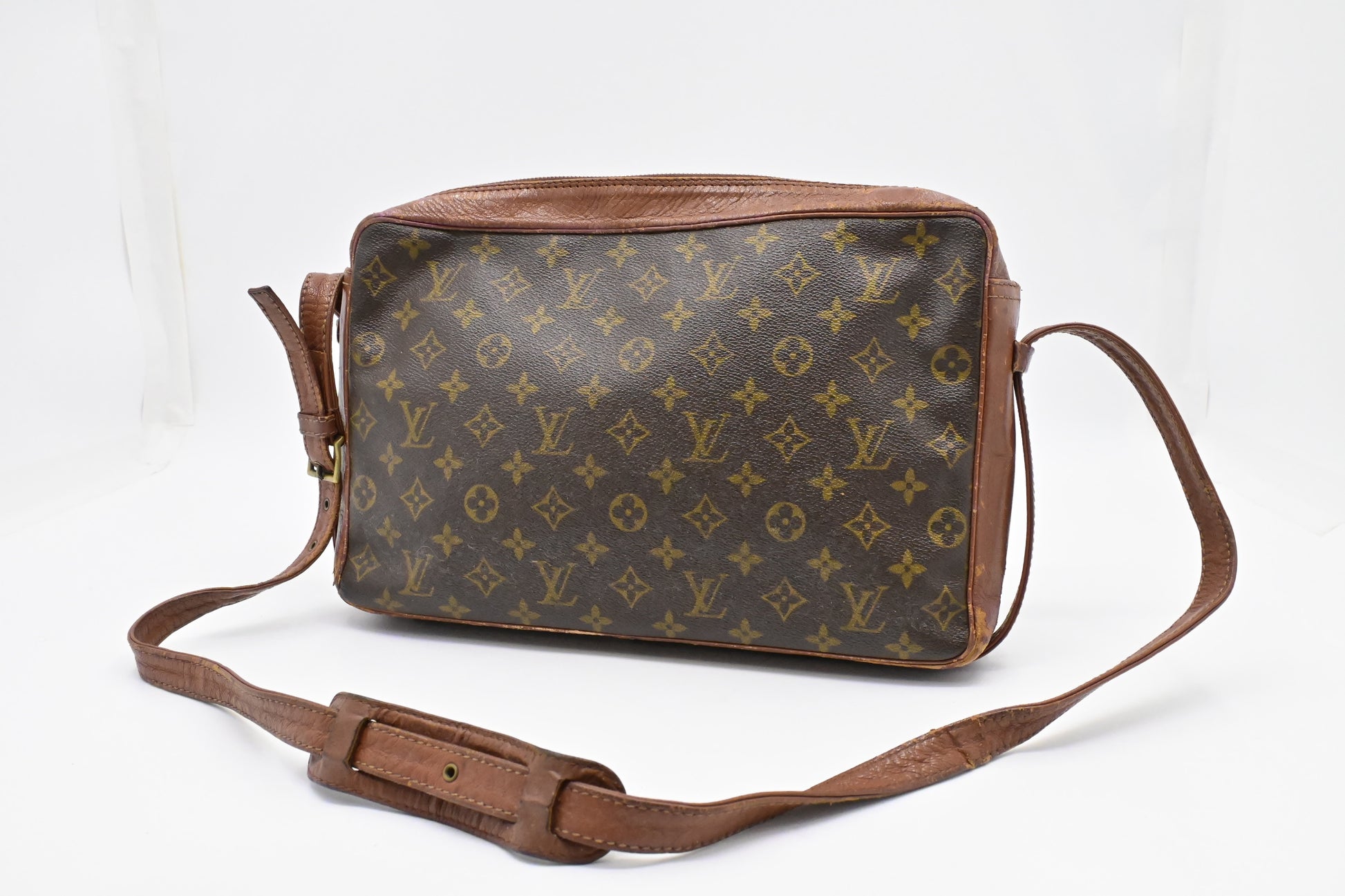 Louis Vuitton Sac Bandouliere Monogram Canvas Handbag