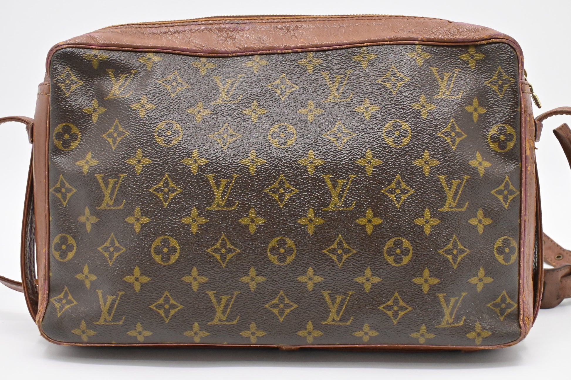 Louis Vuitton Sac Bandouliere Monogram Canvas Handbag
