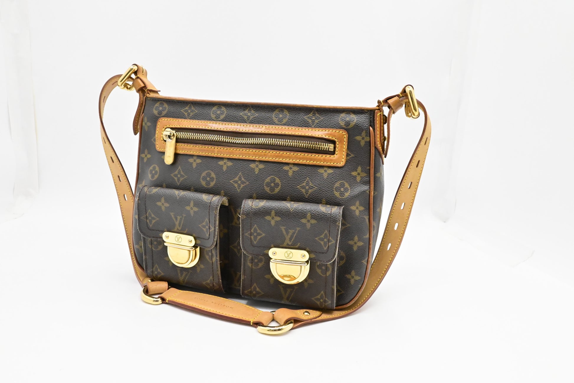 Louis Vuitton Hudson GM Monogram Canvas Handbag