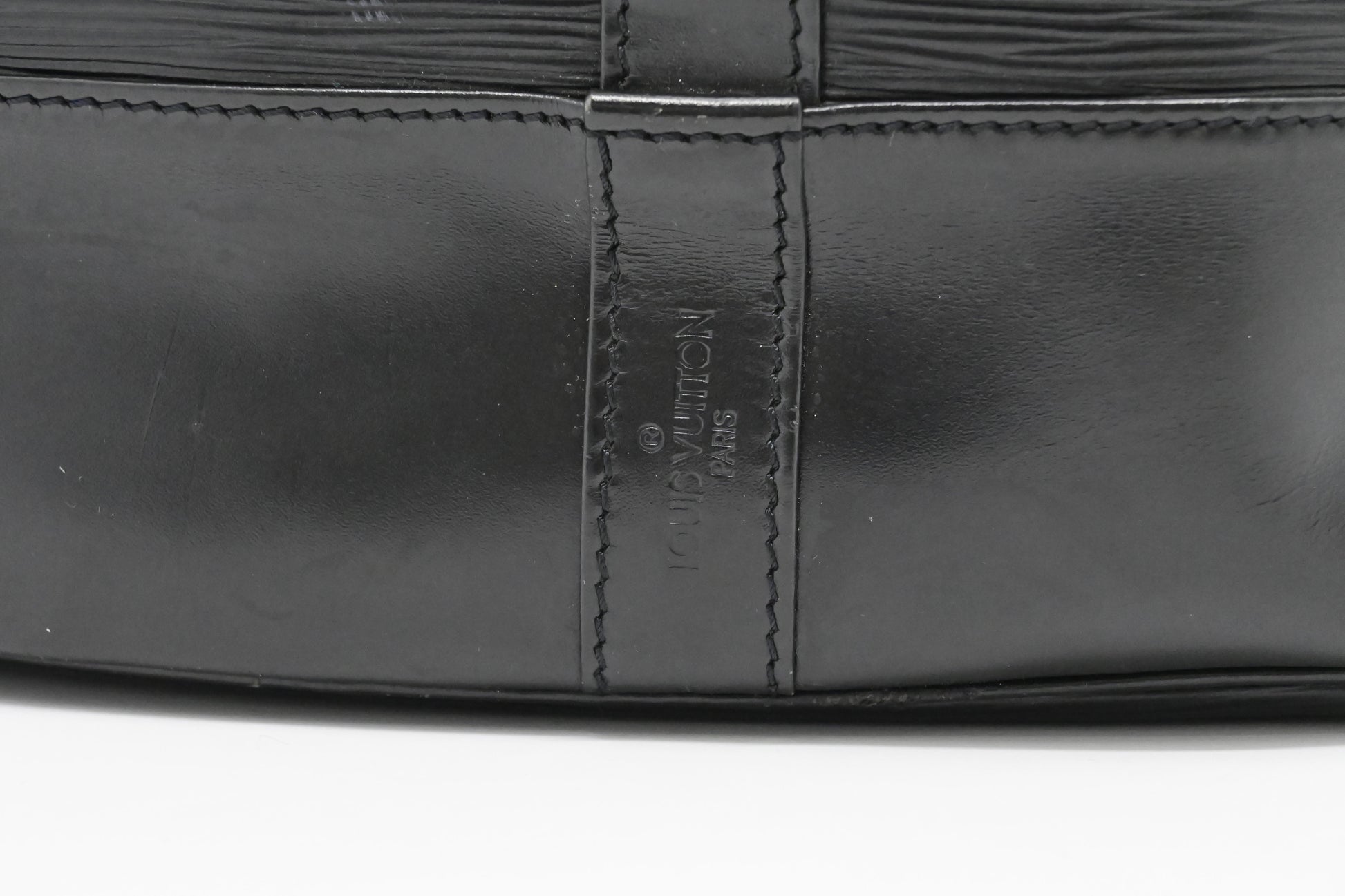 Louis Vuitton Randonnee Black GM Leather Epi Handbag