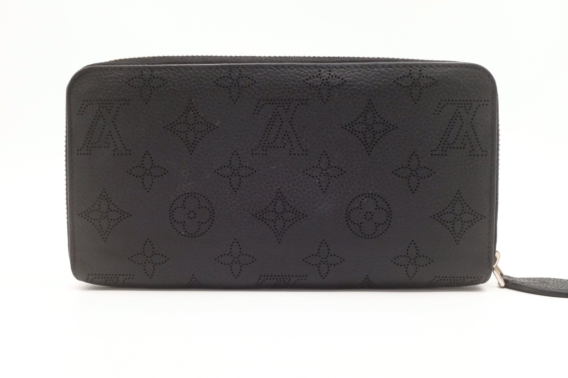 Louis Vuitton Zippy Mahina Leather Black Wallet Case