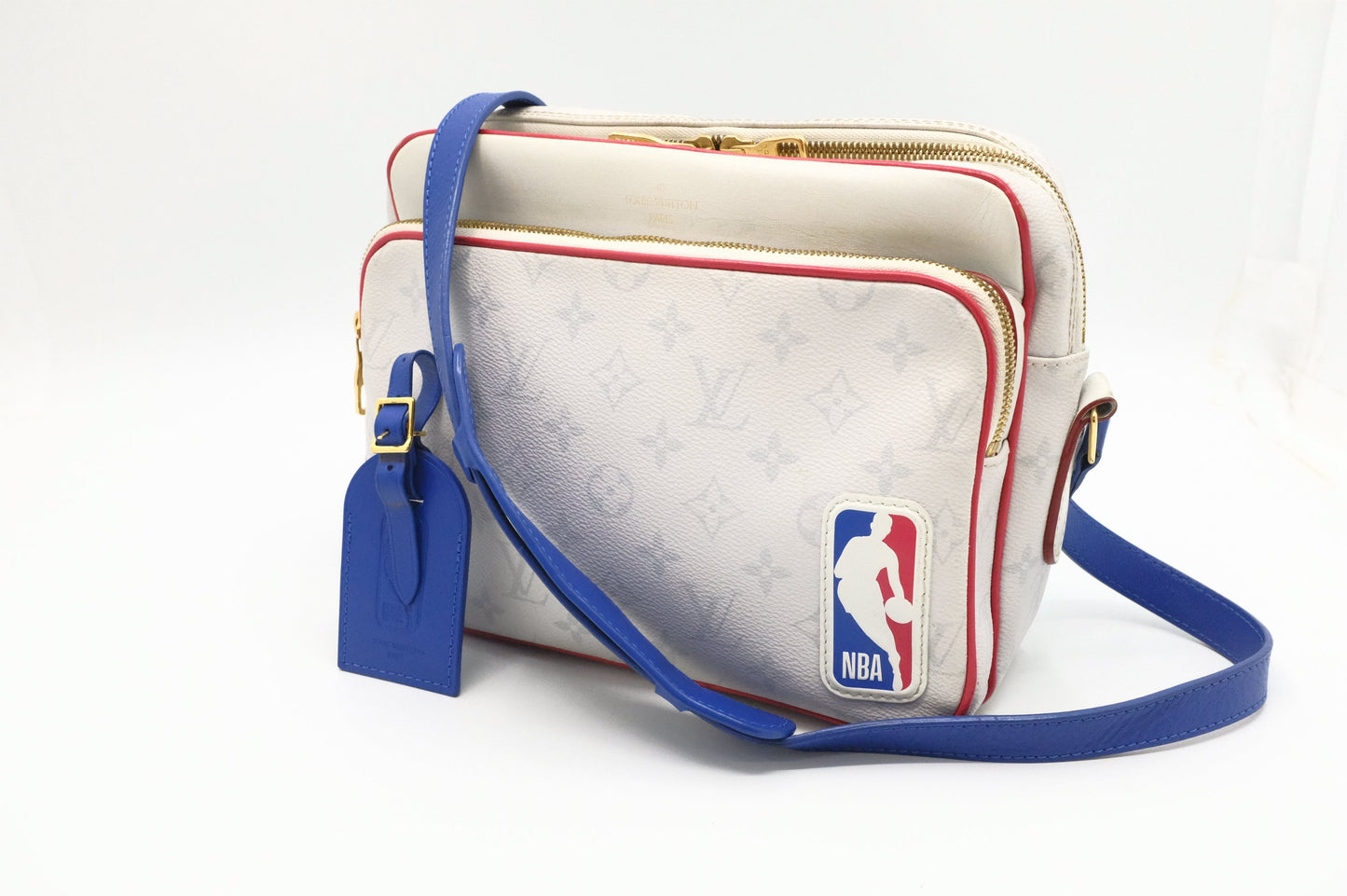 Louis Vuitton x NBA Nil Messenger Antarctica Monogram Canvas Crossbody Bag