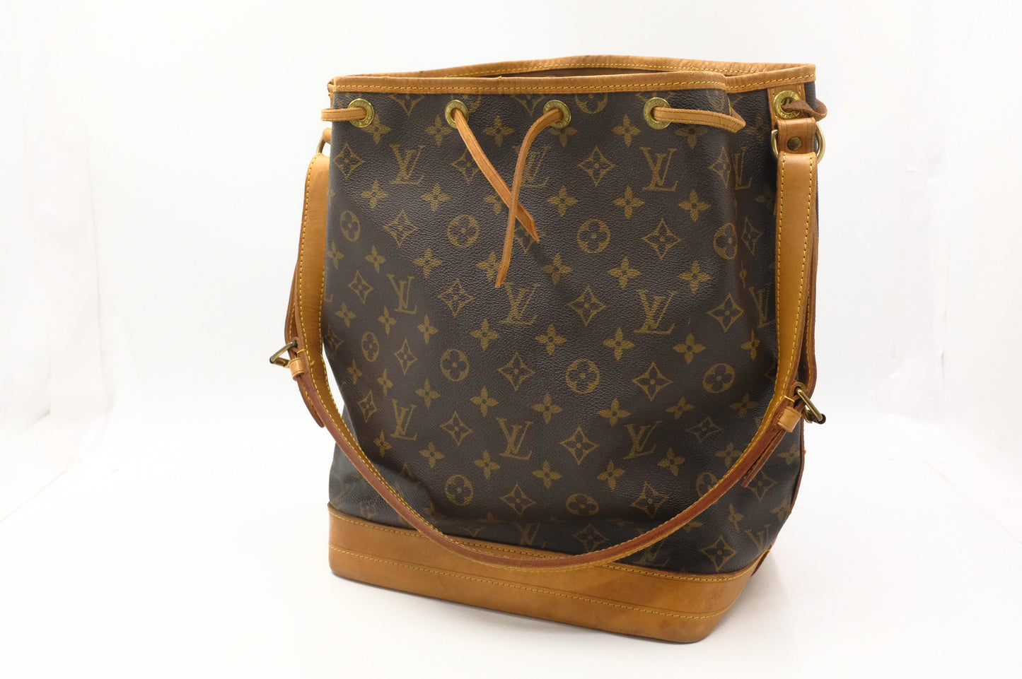 Louis Vuitton Noe Monogram Canvas Handbag Canvas 7