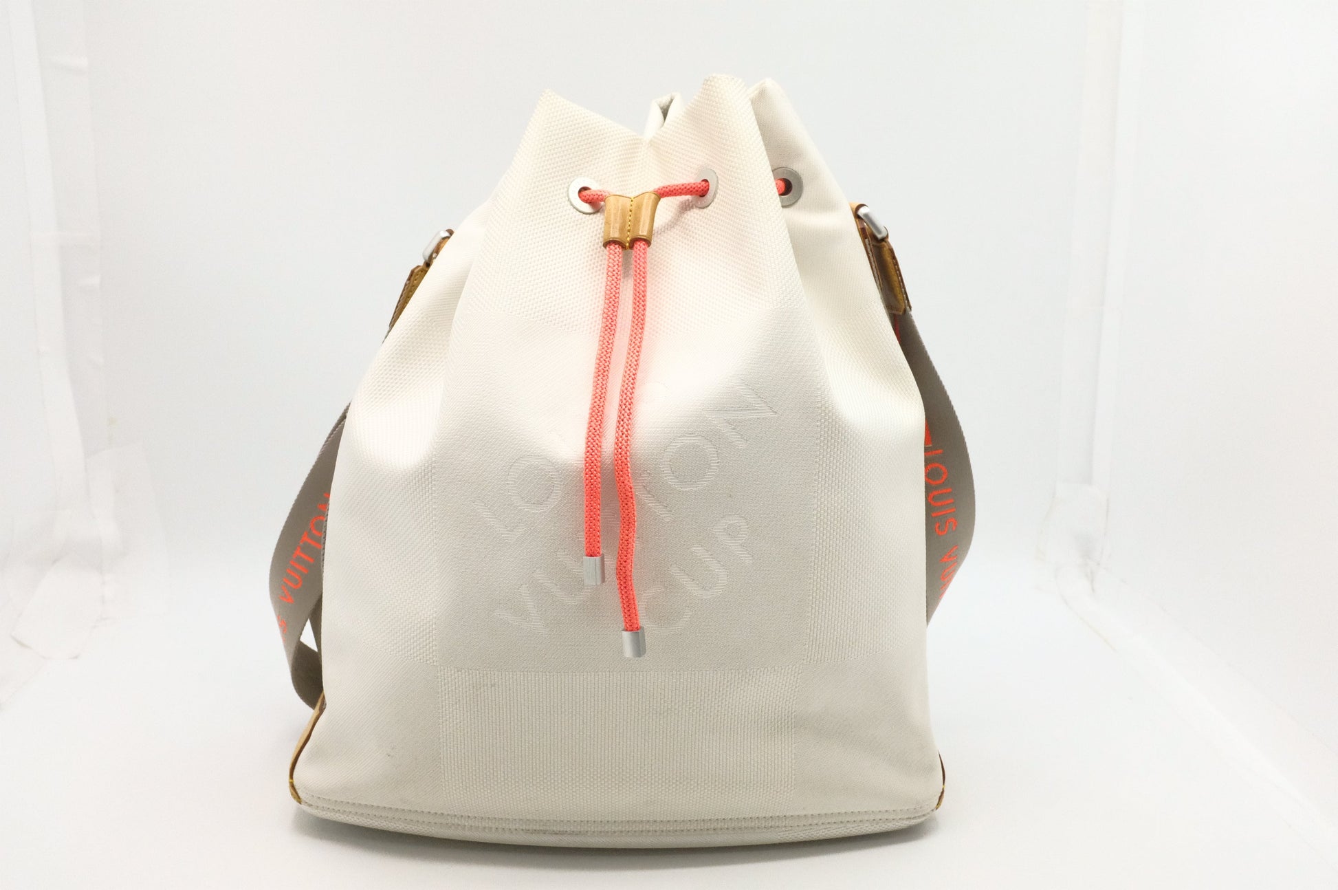 Louis Vuitton America's Cup Volunteer Geant Damier Canvas White Shoulder Bag