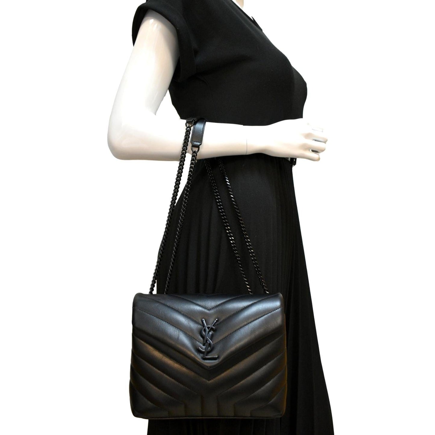 YSL Saint Laurent Saint Loulou Calfskin Shoulder Bag Leather Black