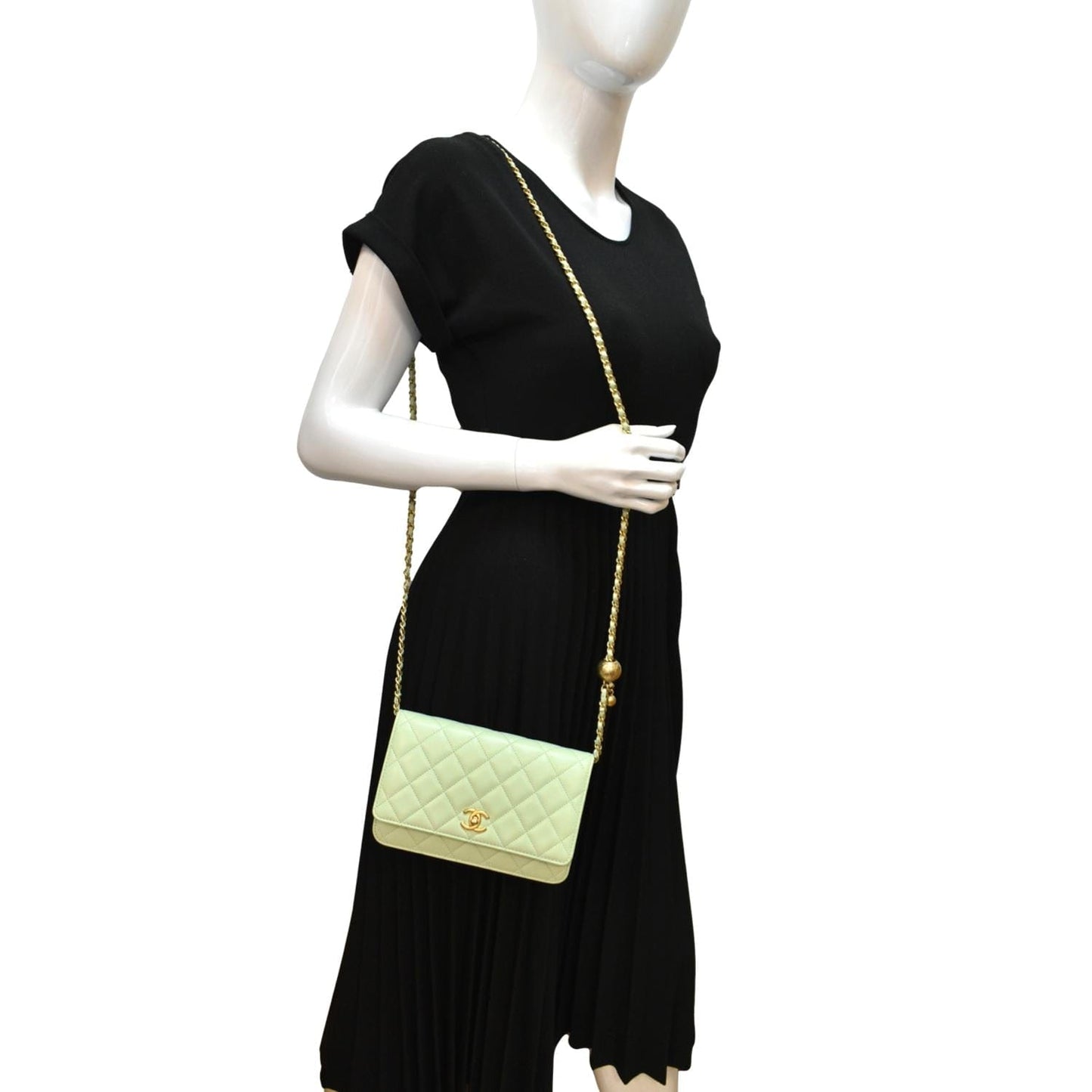 Chanel CC Pearl Crush On Light Leather Lambskin Green Wallet Case