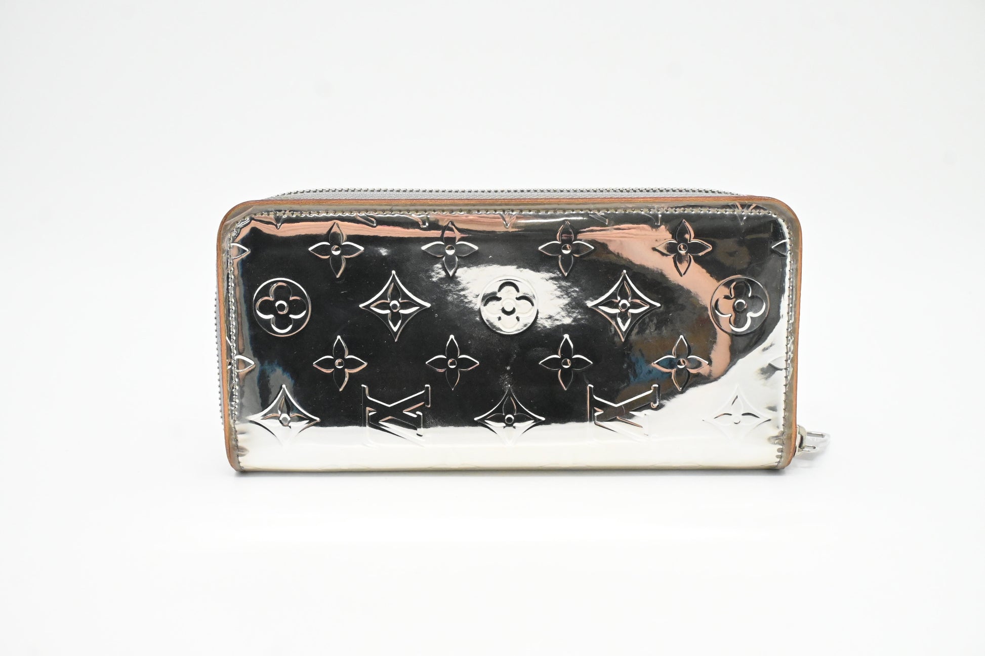 Louis Vuitton Vertical Zippy Silver Canvas Wallet Case