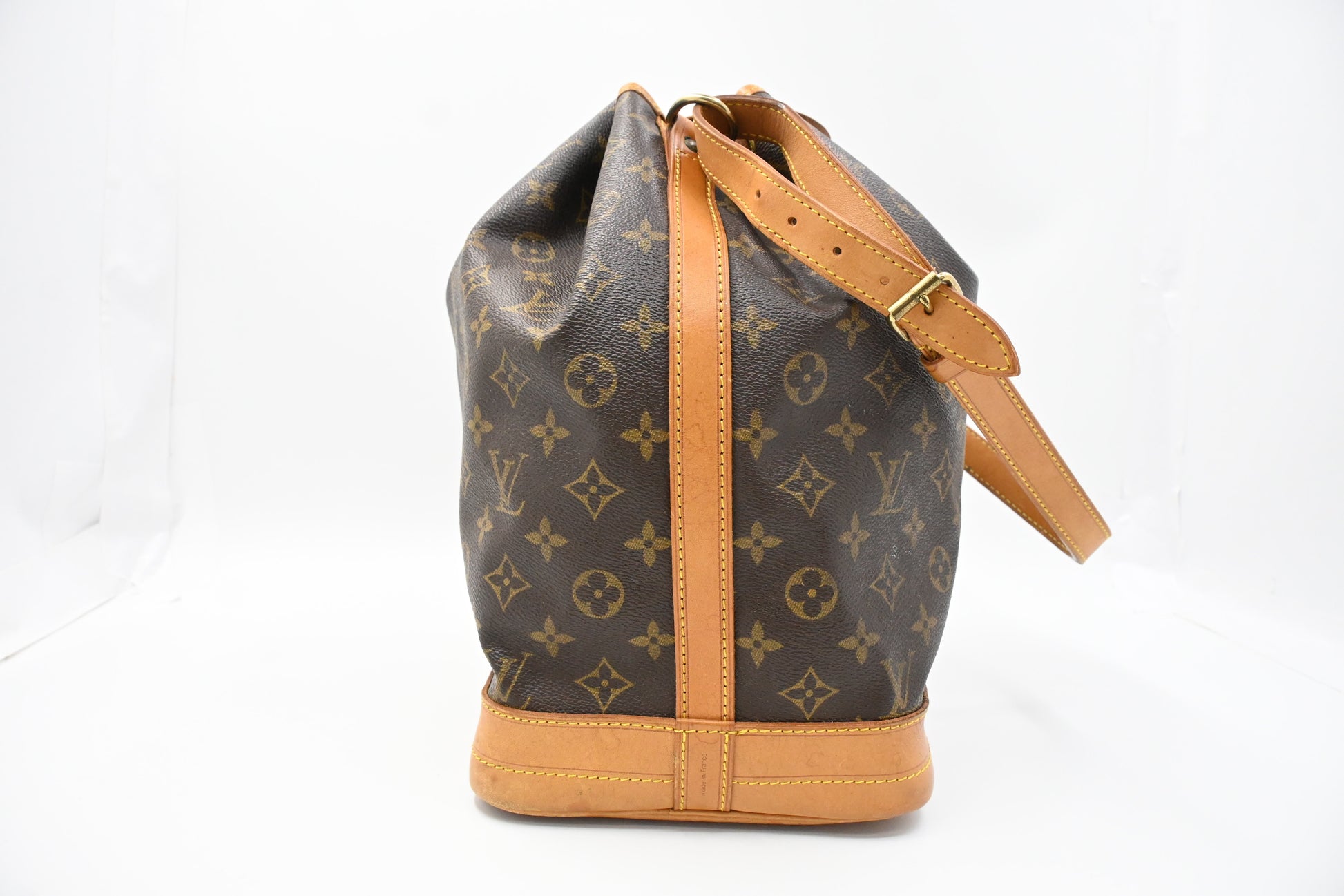 Louis Vuitton Noe Monogram Canvas Handbag Canvas 8