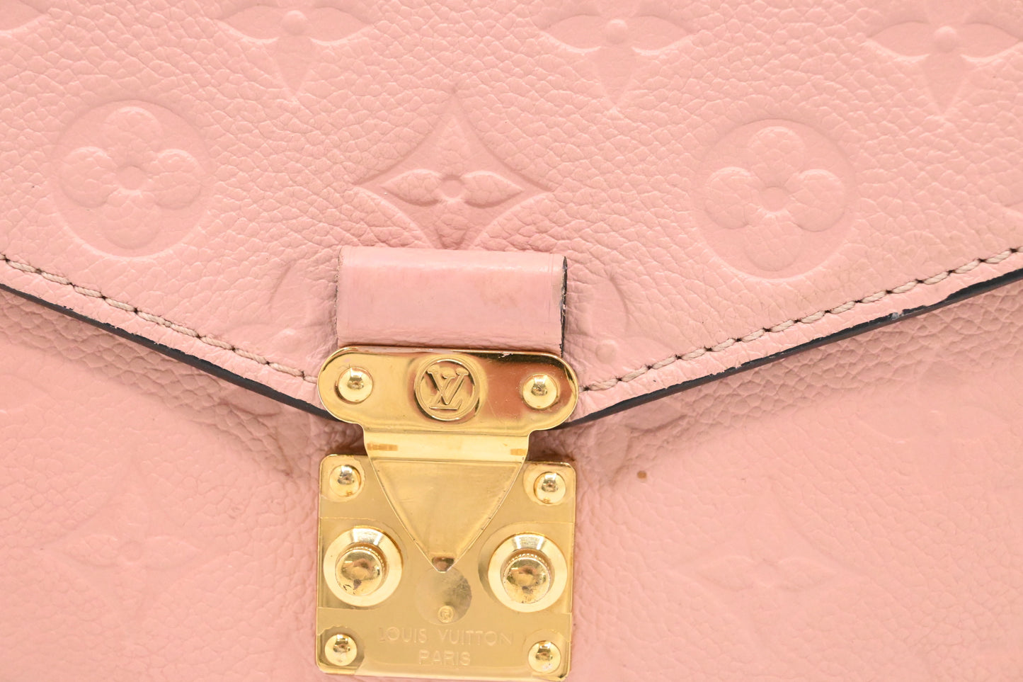 Louis Vuitton Pochette Métis Empreinte Leather Pink Metis Clutch Bag
