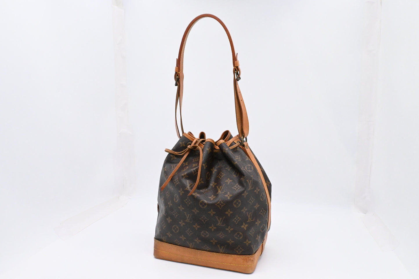 Louis Vuitton Noe Monogram Canvas Handbag Canvas 10