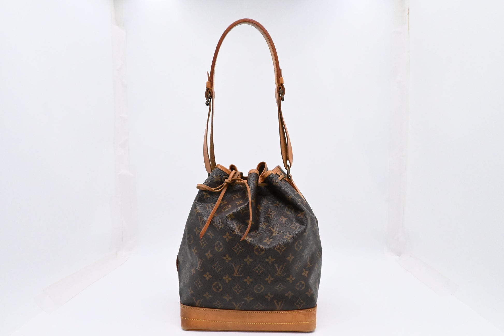 Louis Vuitton Noe Monogram Canvas Handbag Canvas 10