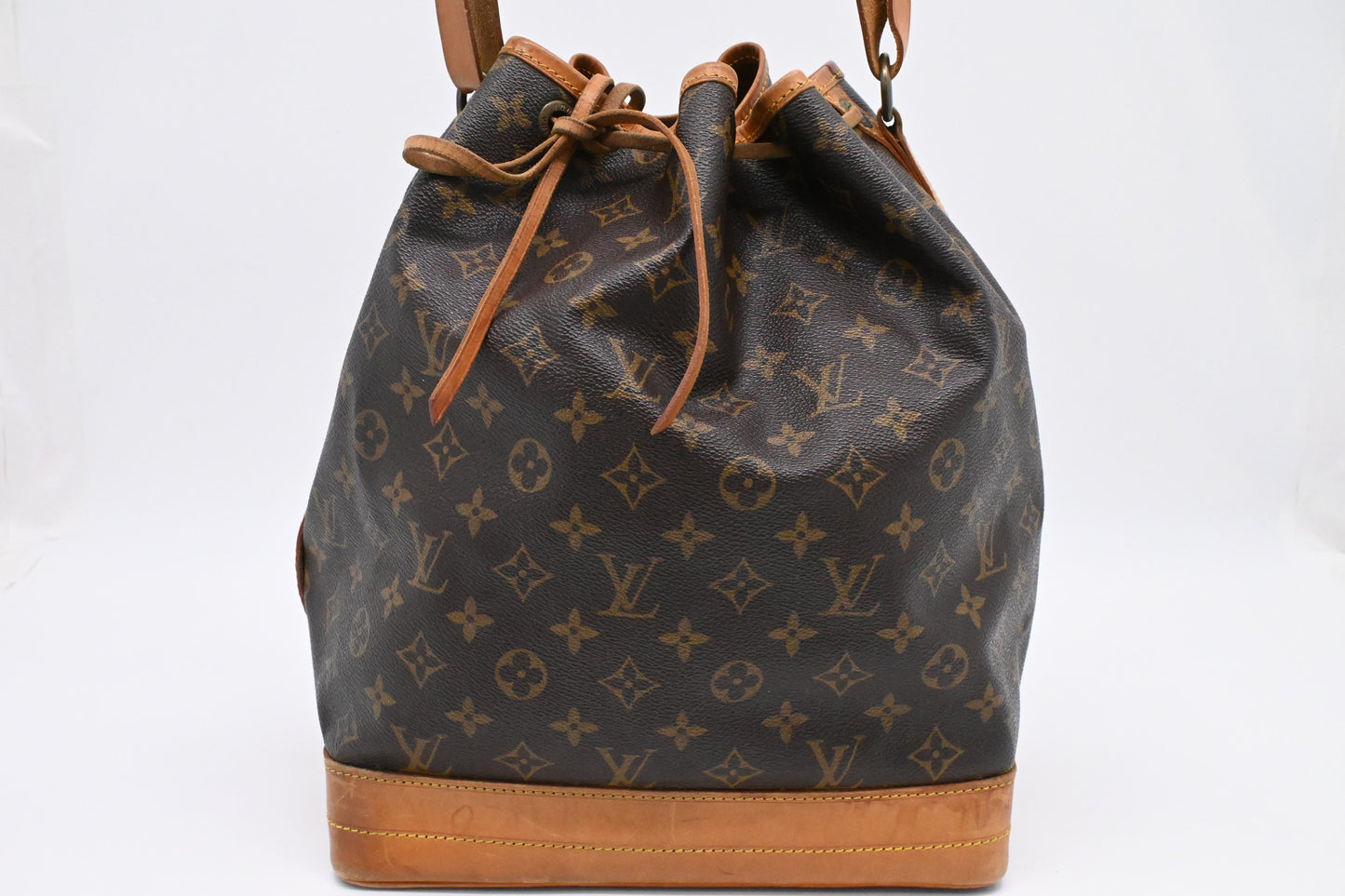 Louis Vuitton Noe Monogram Canvas Handbag Canvas 10