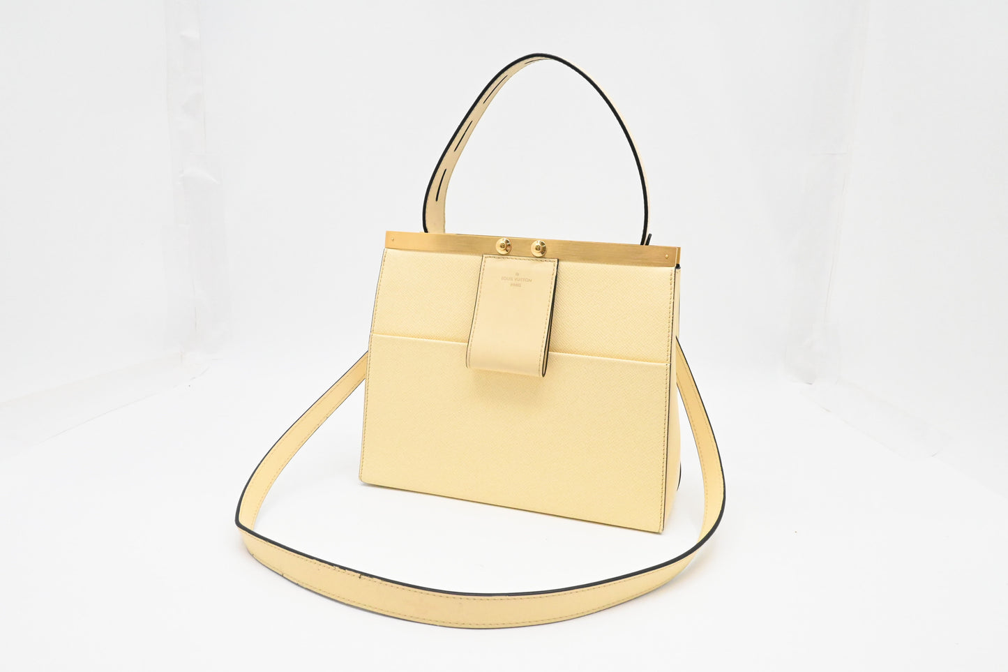 Louis Vuitton City Frame Banane Taiga Leather Handbag