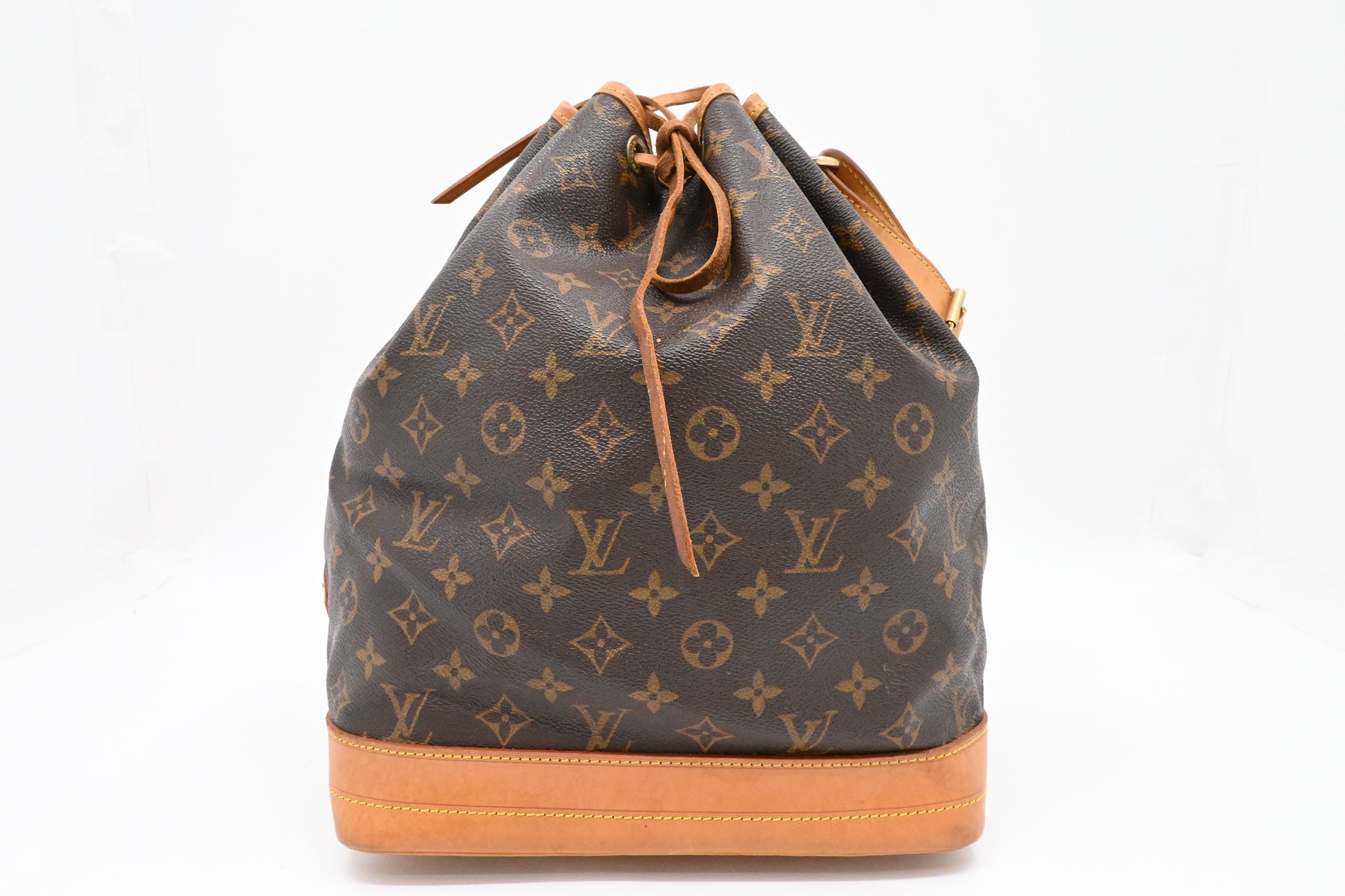 Louis Vuitton Noe Monogram Canvas Handbag Canvas 9