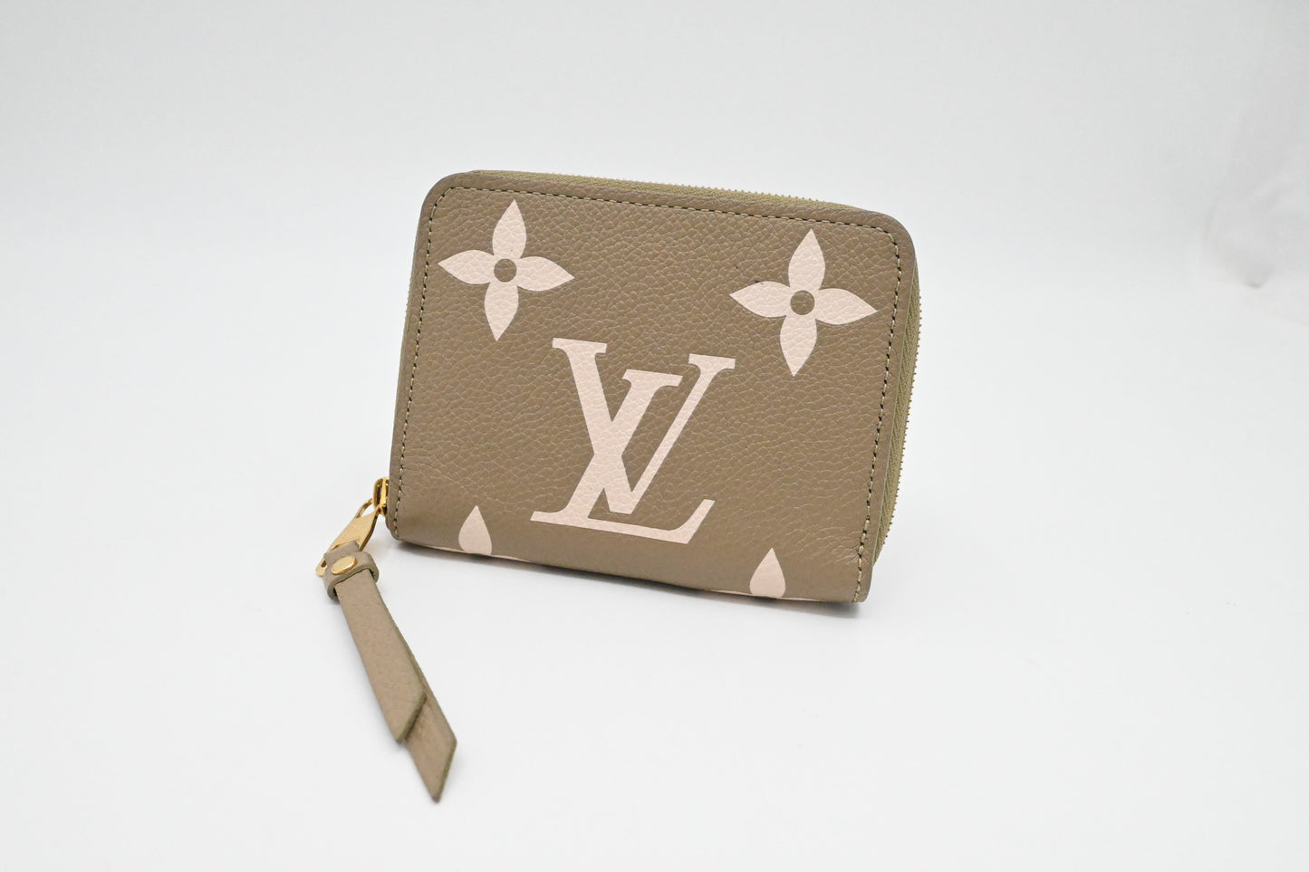 Louis Vuitton Bicolor Zippy Olive Leather Green Wallet Case