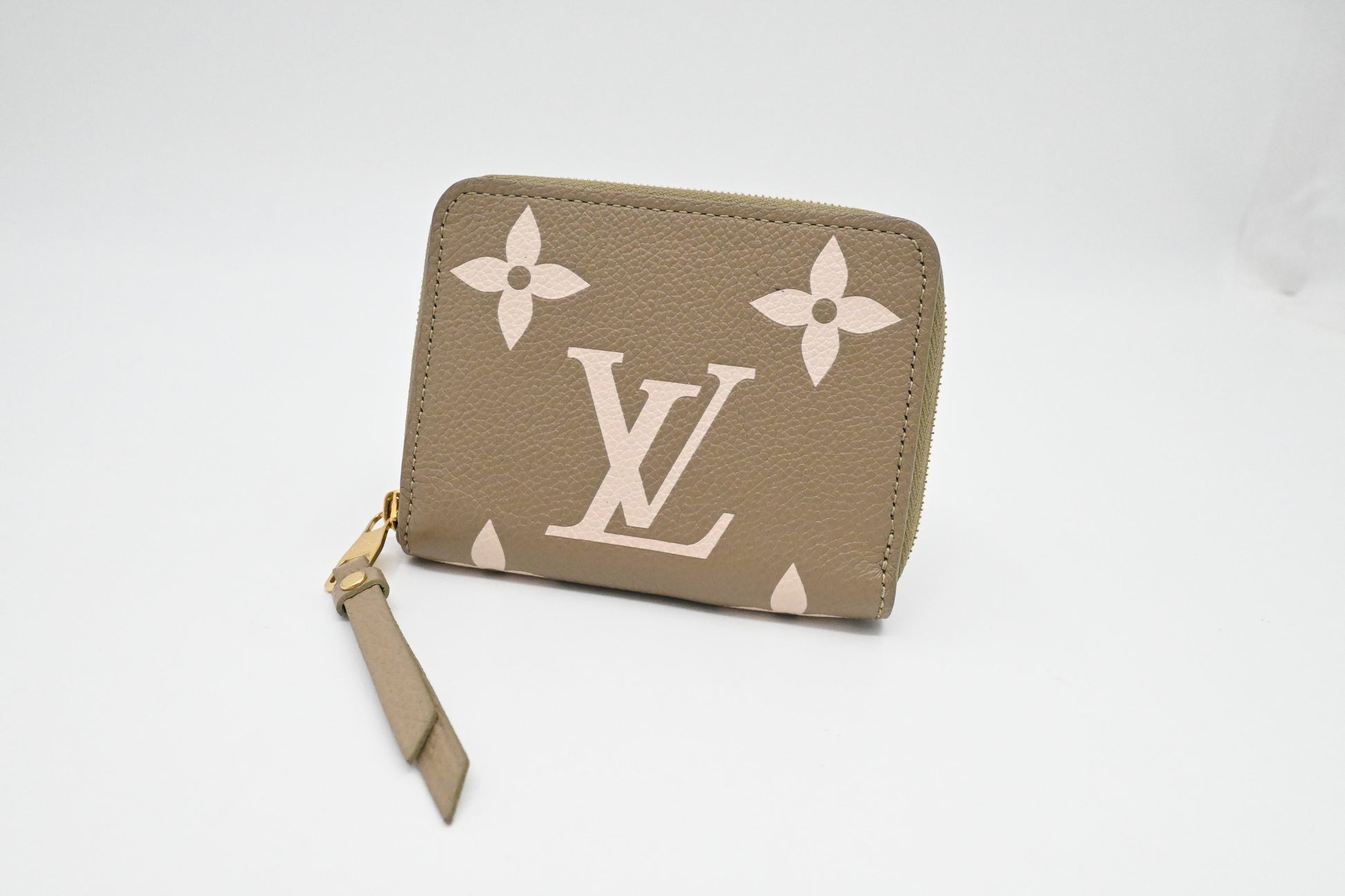 Louis Vuitton Bicolor Zippy Olive Leather Green Wallet Case