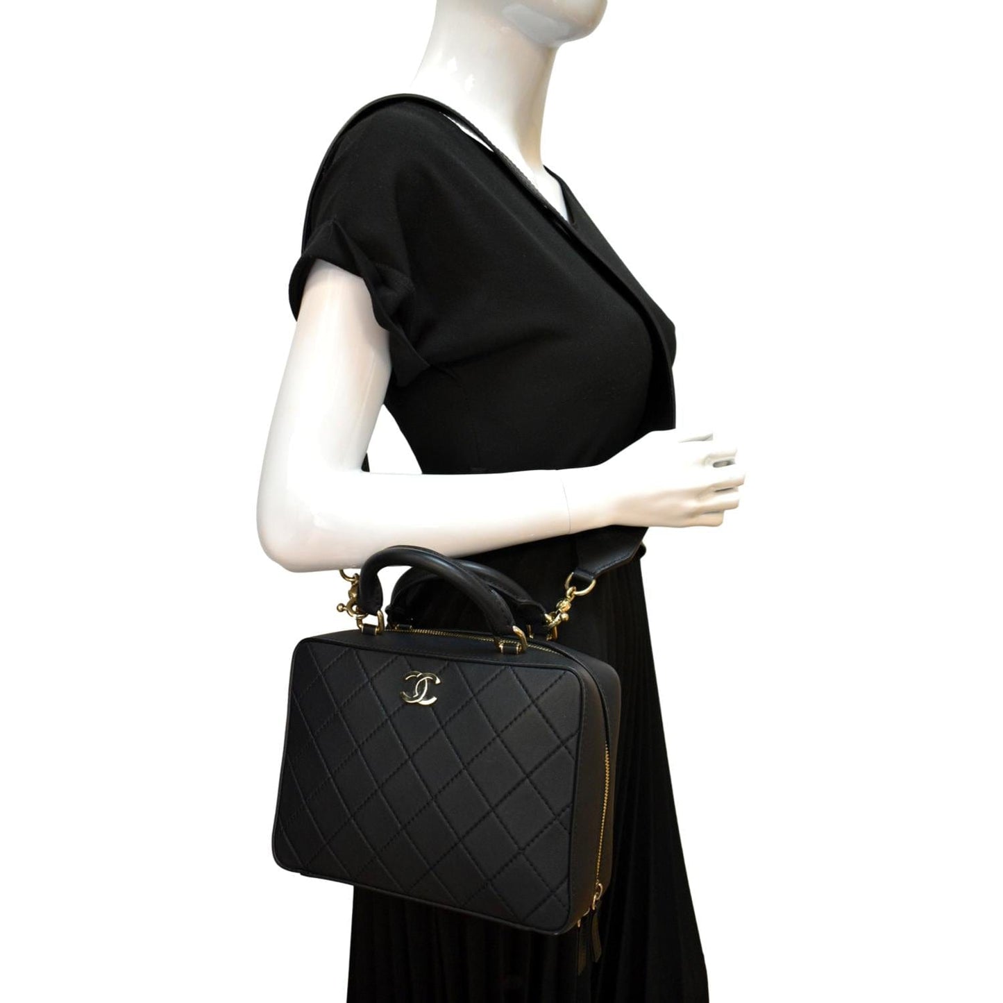 Chanel Vanity - sold Leather Black Travel Bag