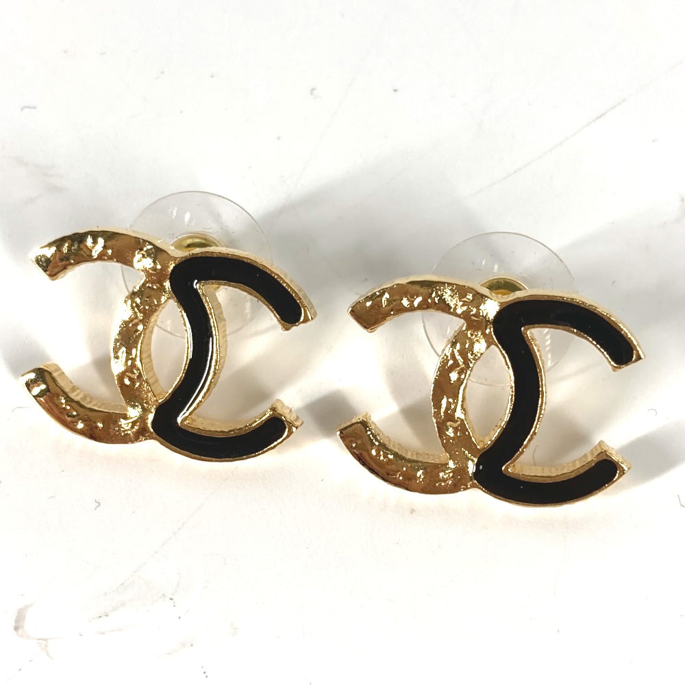 Chanel Pierce Gold Jewelry E 14