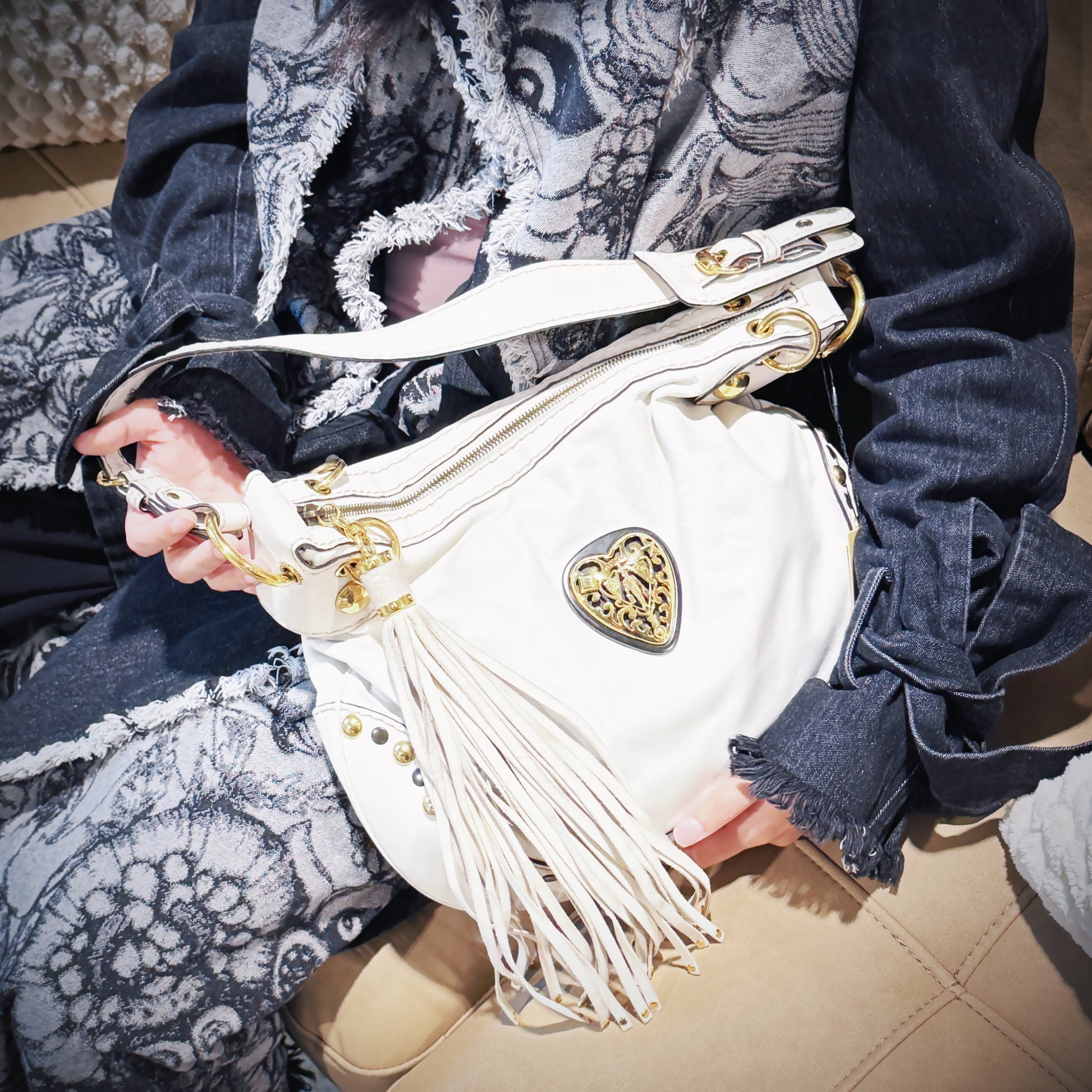 Gucci Studded Babouska Heart Hobo Tws Leather White Travel Bag