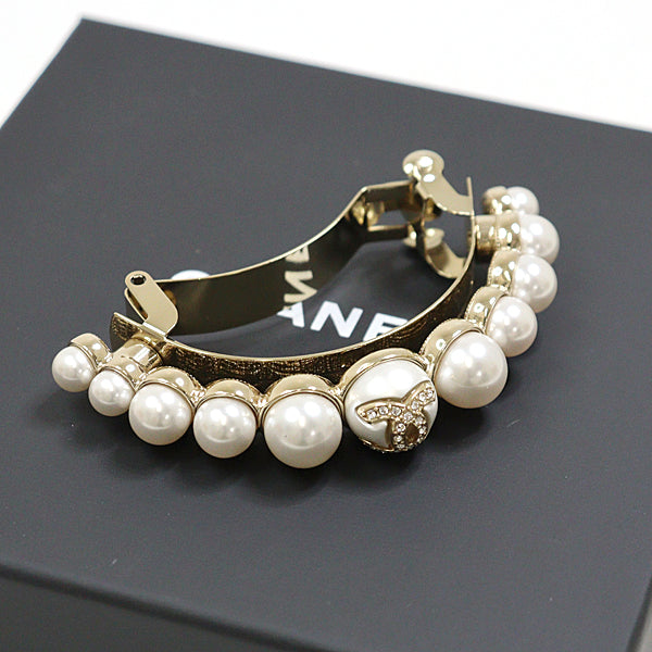 Chanel Valletta Faux pearls rhinestones White Handbag