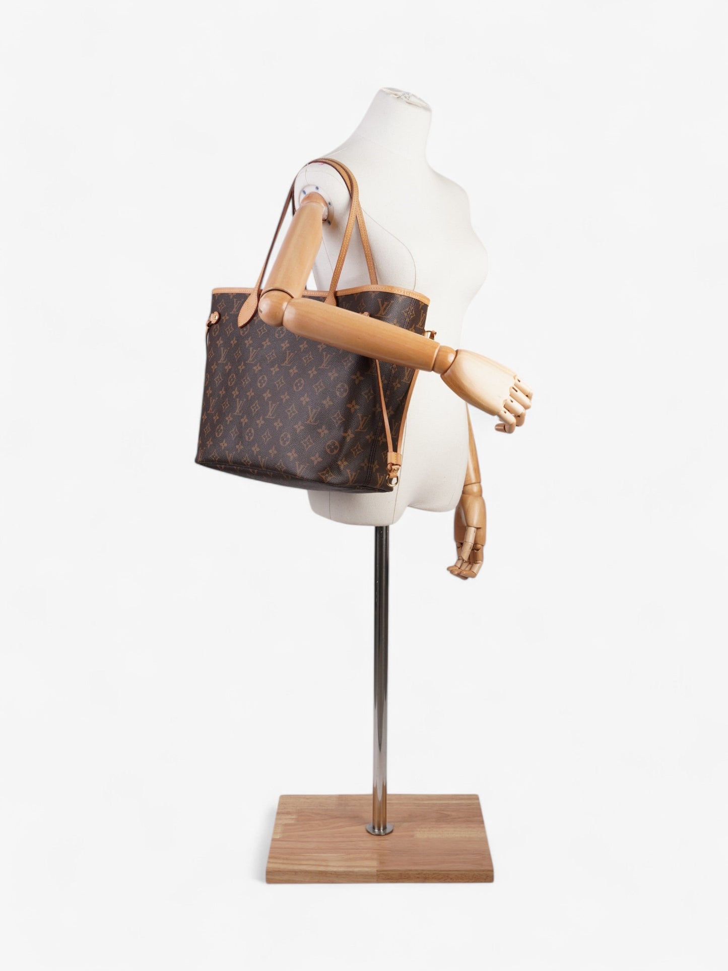 Louis Vuitton Neverfull Coated MM Monogram Canvas Coated Canvas Apparel Mm 45