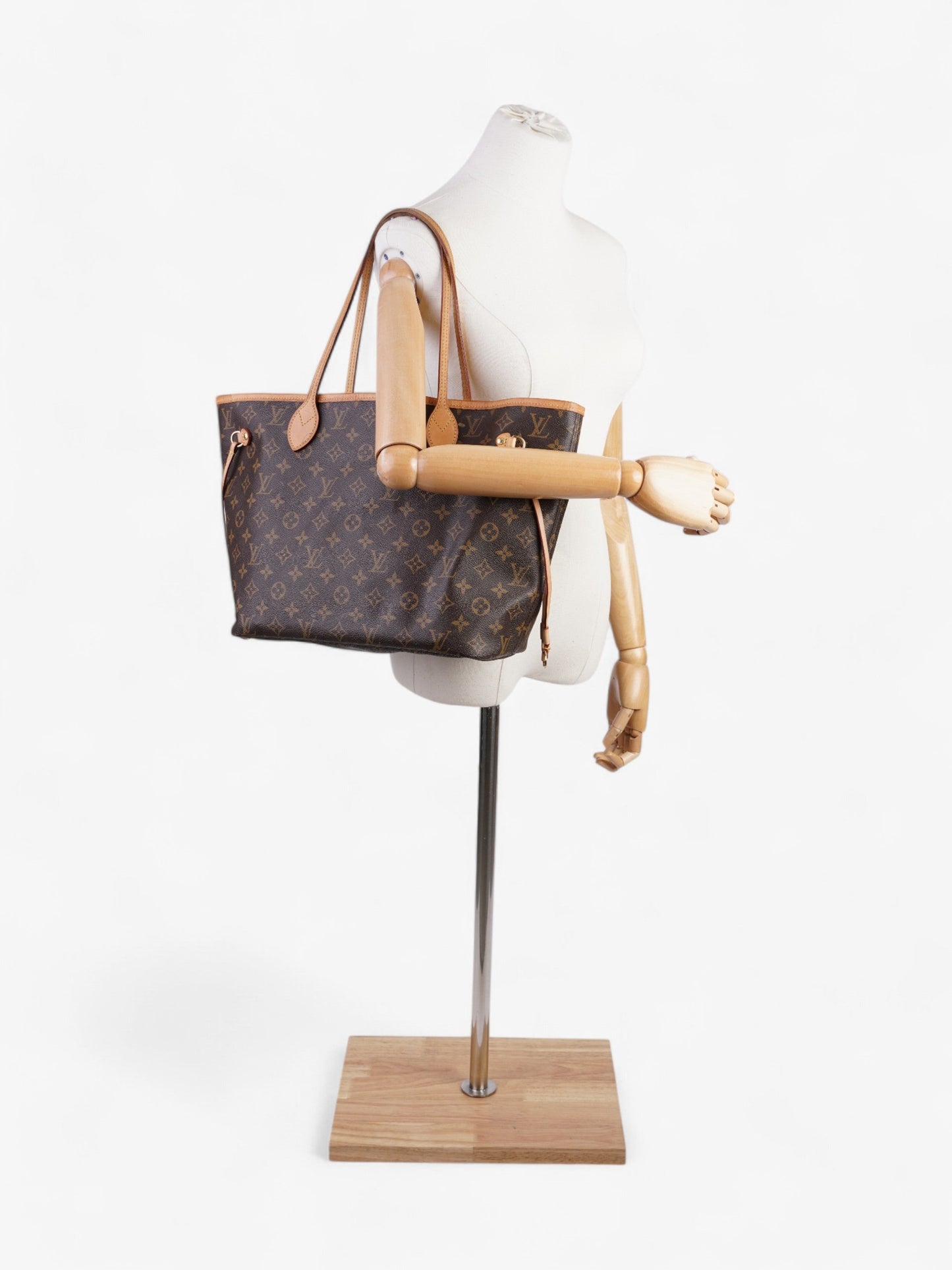 Louis Vuitton Neverfull Coated MM Monogram Canvas Coated Canvas Apparel Mm 47