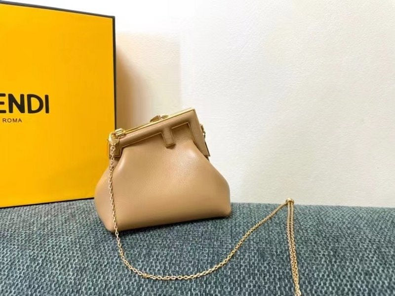 Fendi Fendi Brown Leather Bag Bfnd9951 Travel Bag