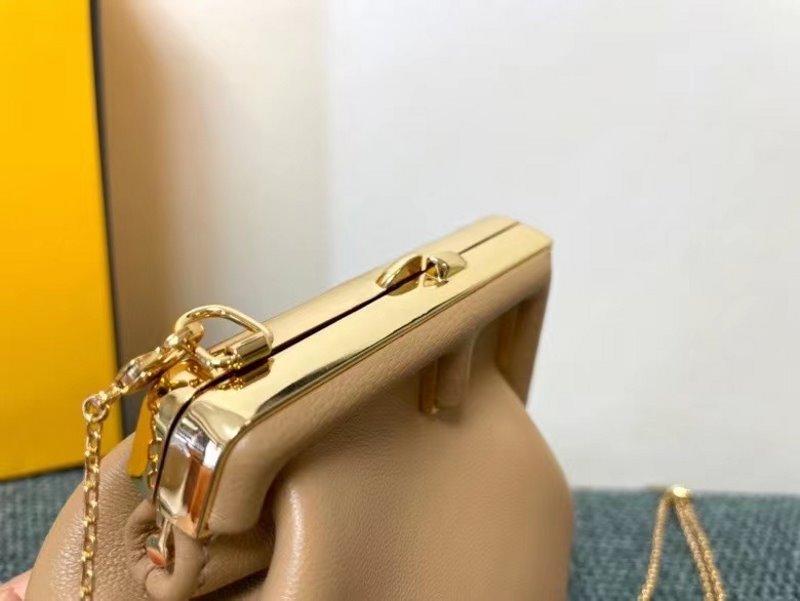 Fendi Fendi Brown Leather Bag Bfnd9951 Travel Bag