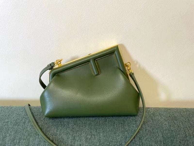 Fendi Fendi Green Leather Bag Bfnd9948 Travel Bag