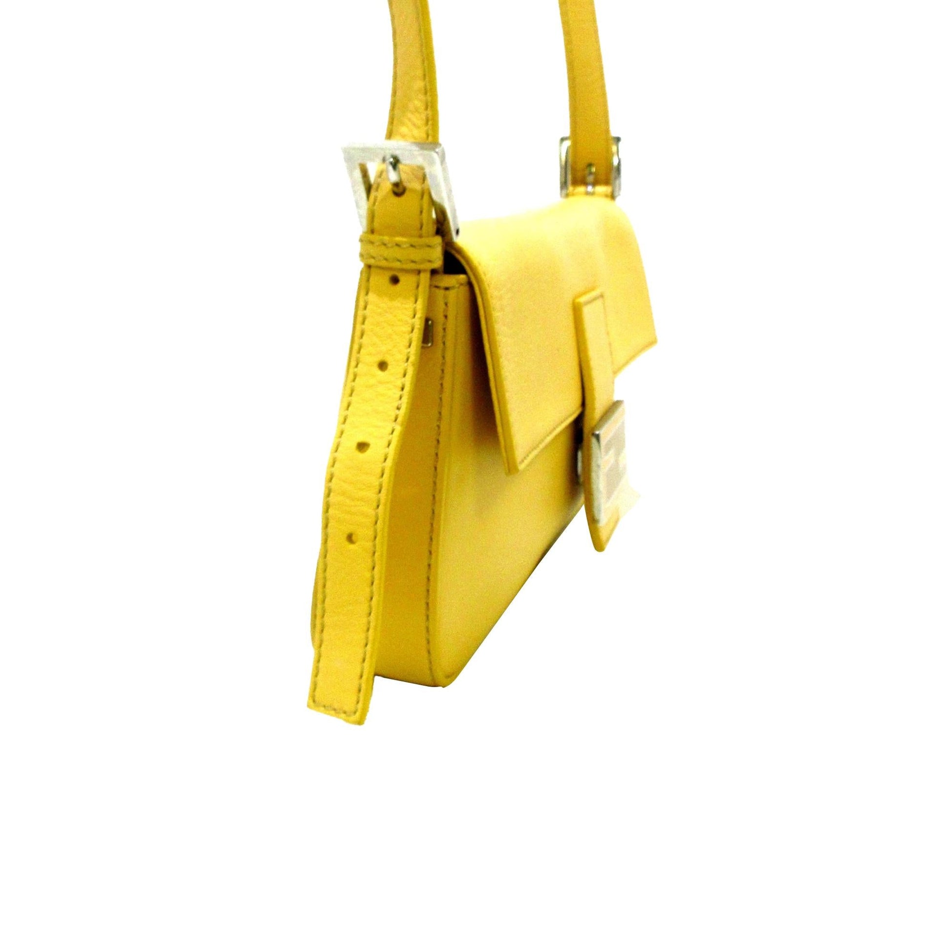 Fendi Baguette With Interchangeable Strap Shg Ewzoui Handbag Leather Shoulder Bag