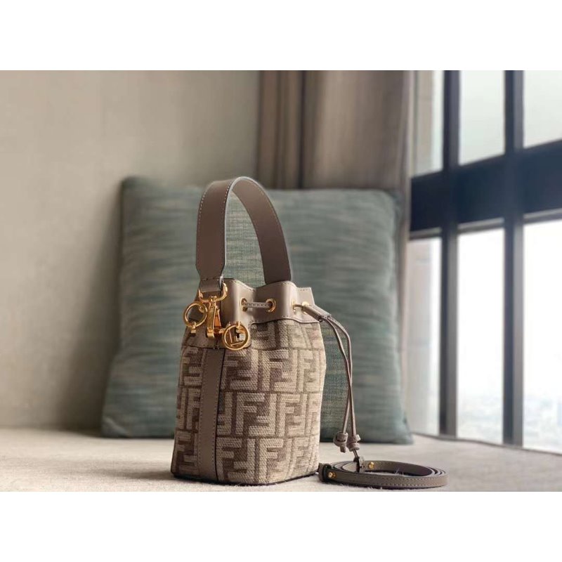 Fendi Mon Tresor Bag Bucket Bucket Bag