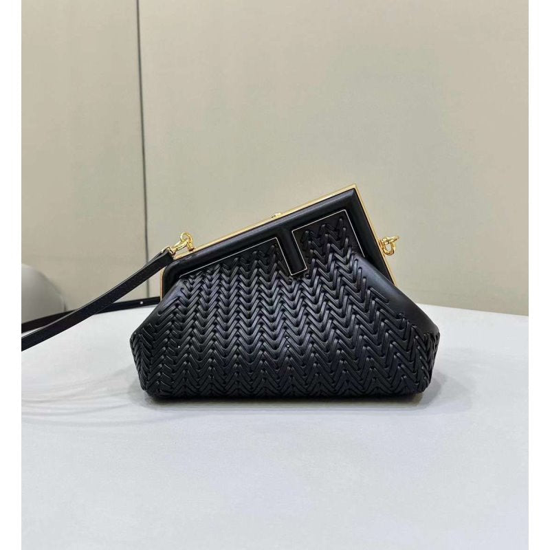 Fendi Shoulder Bag Shoulder Bag Bg02011