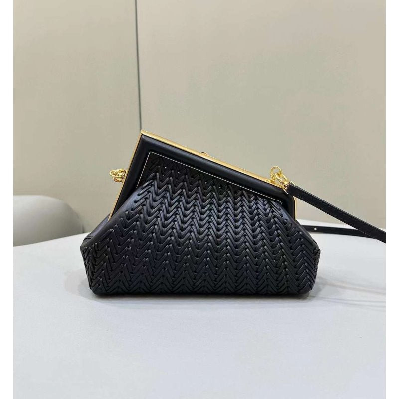 Fendi Shoulder Bag Shoulder Bag Bg02011