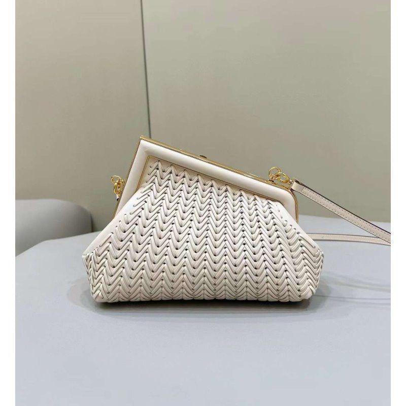 Fendi Shoulder Bag Shoulder Bag Bg02014