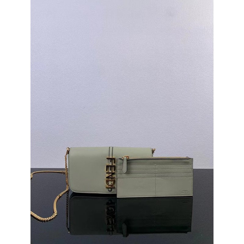 Fendi Fendi Leather Chain Bag Bg0525193 Travel Bag