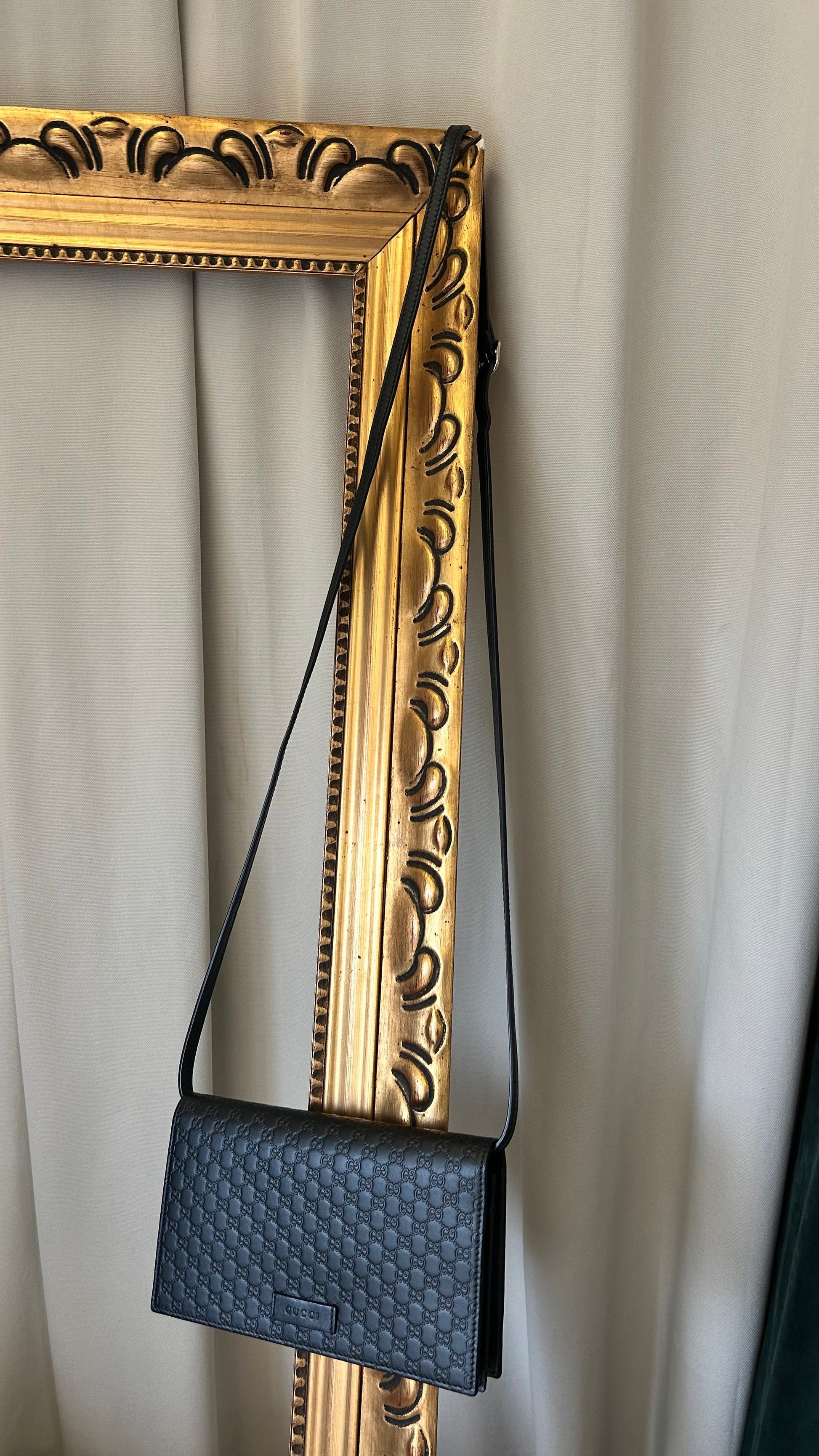 GUCCI GG Emblem WOC Leather Black