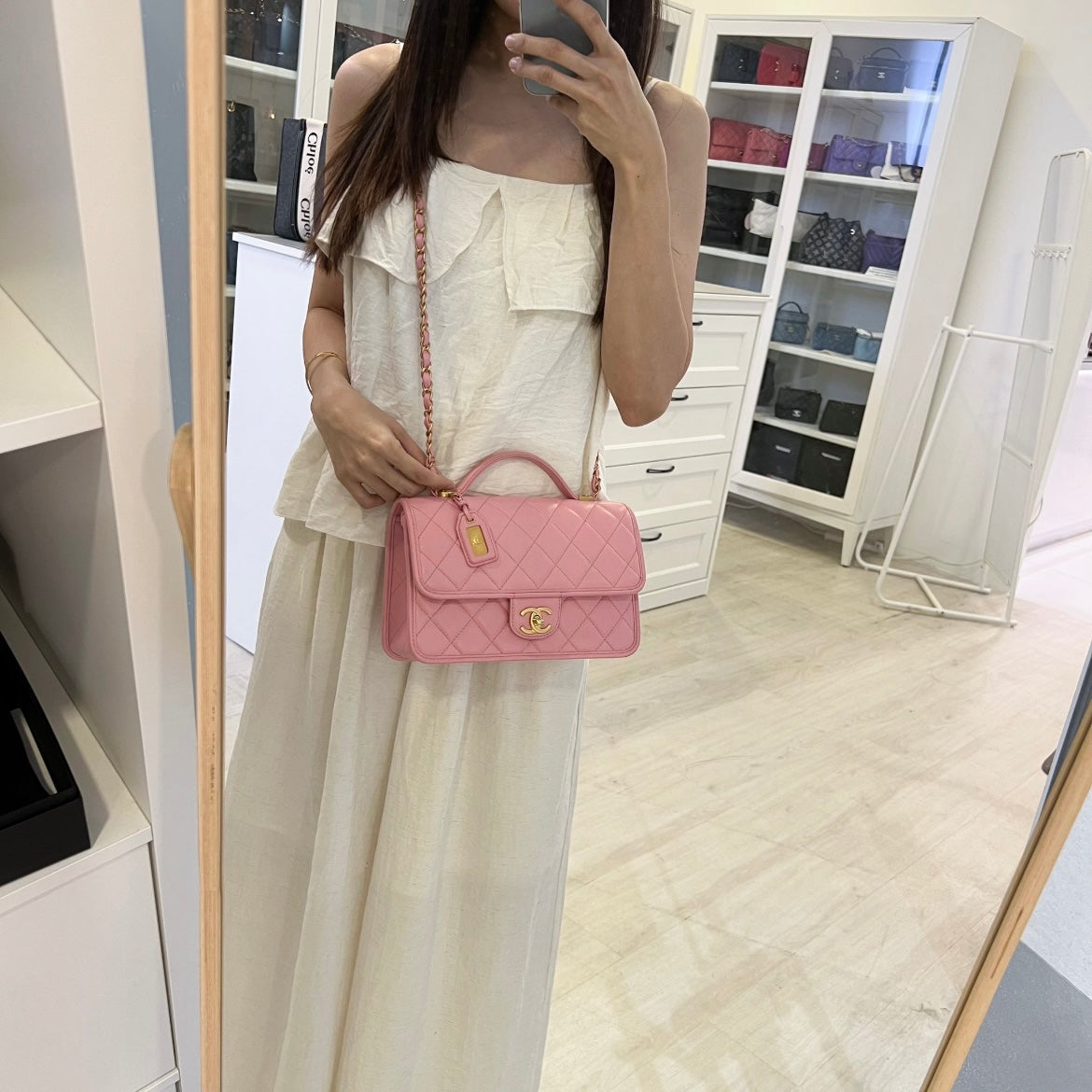 Chanel 22K Seasonal Flap With Top Handle In Pink Caviar And Aghw ( ) Bag