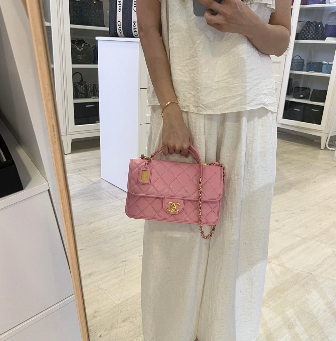 Chanel 22K Seasonal Flap With Top Handle In Pink Caviar And Aghw ( ) Bag