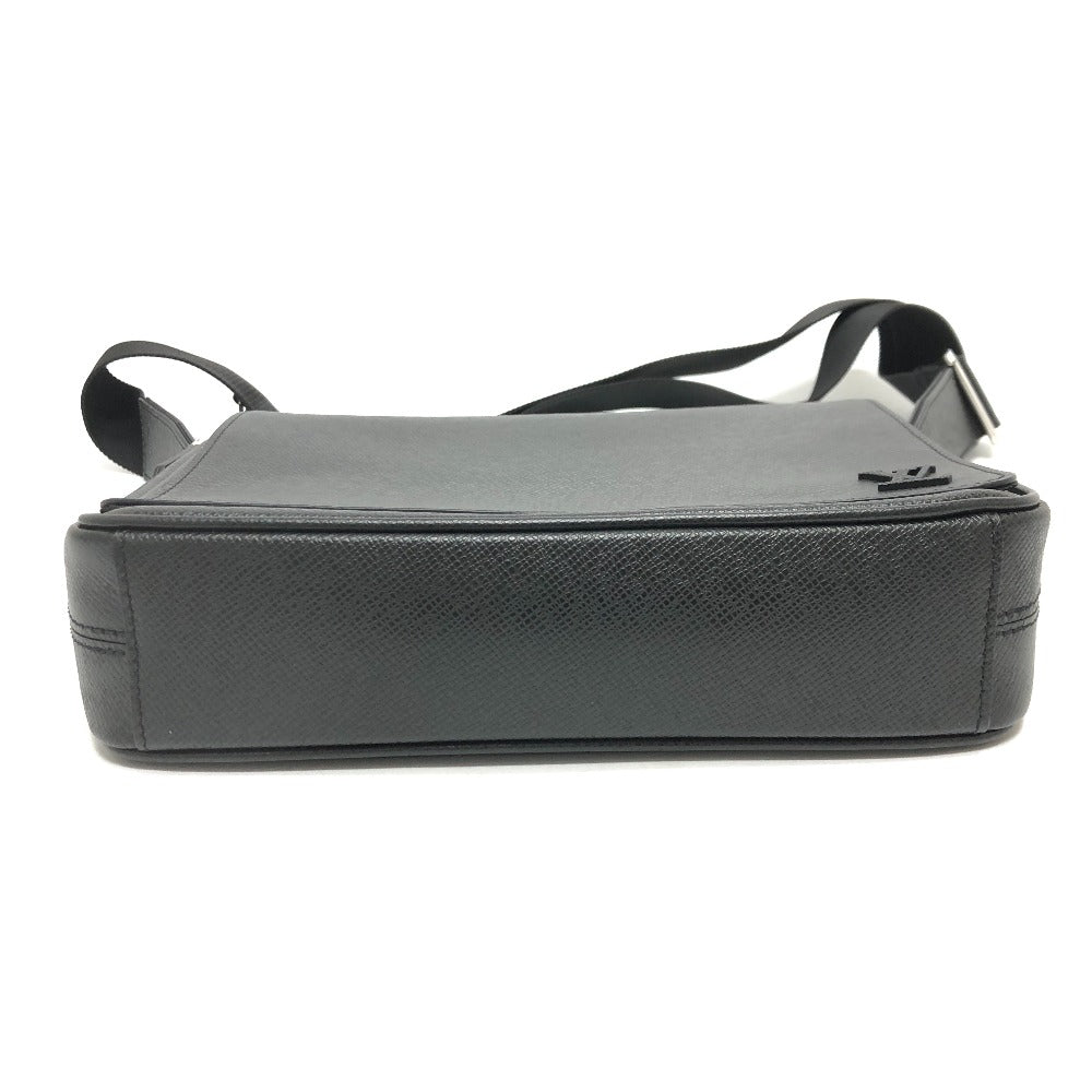 Louis Vuitton M30850 Taiga District PM Leather Black Shoulder Bag