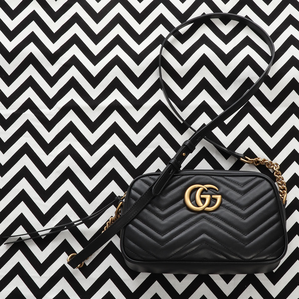 Gucci Marmont Shoulder Bag Black Small 5