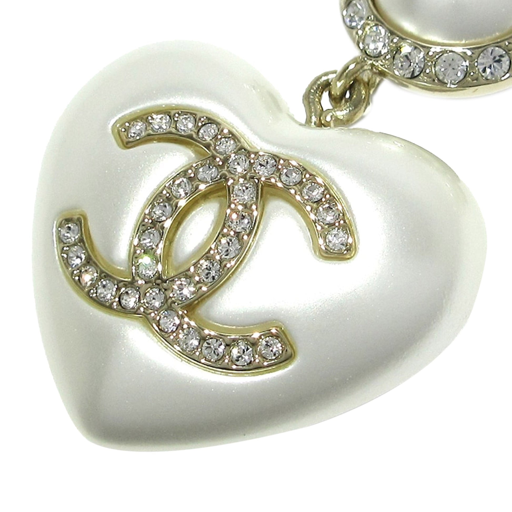 CHANEL CC Heart Pearl Pendant Necklace Costume Necklace