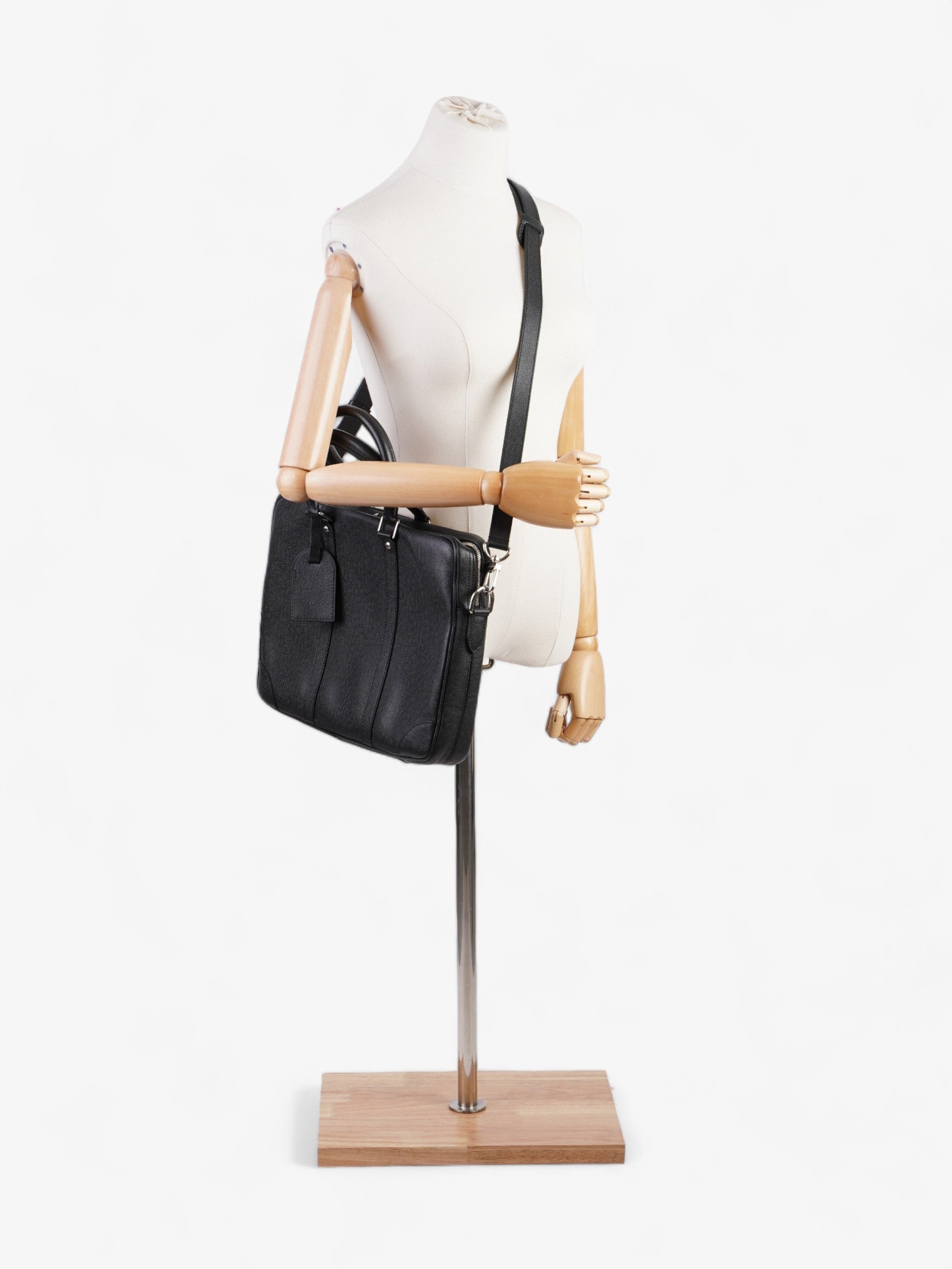 Louis Vuitton Porte Documents Voyage PM Black Handbag