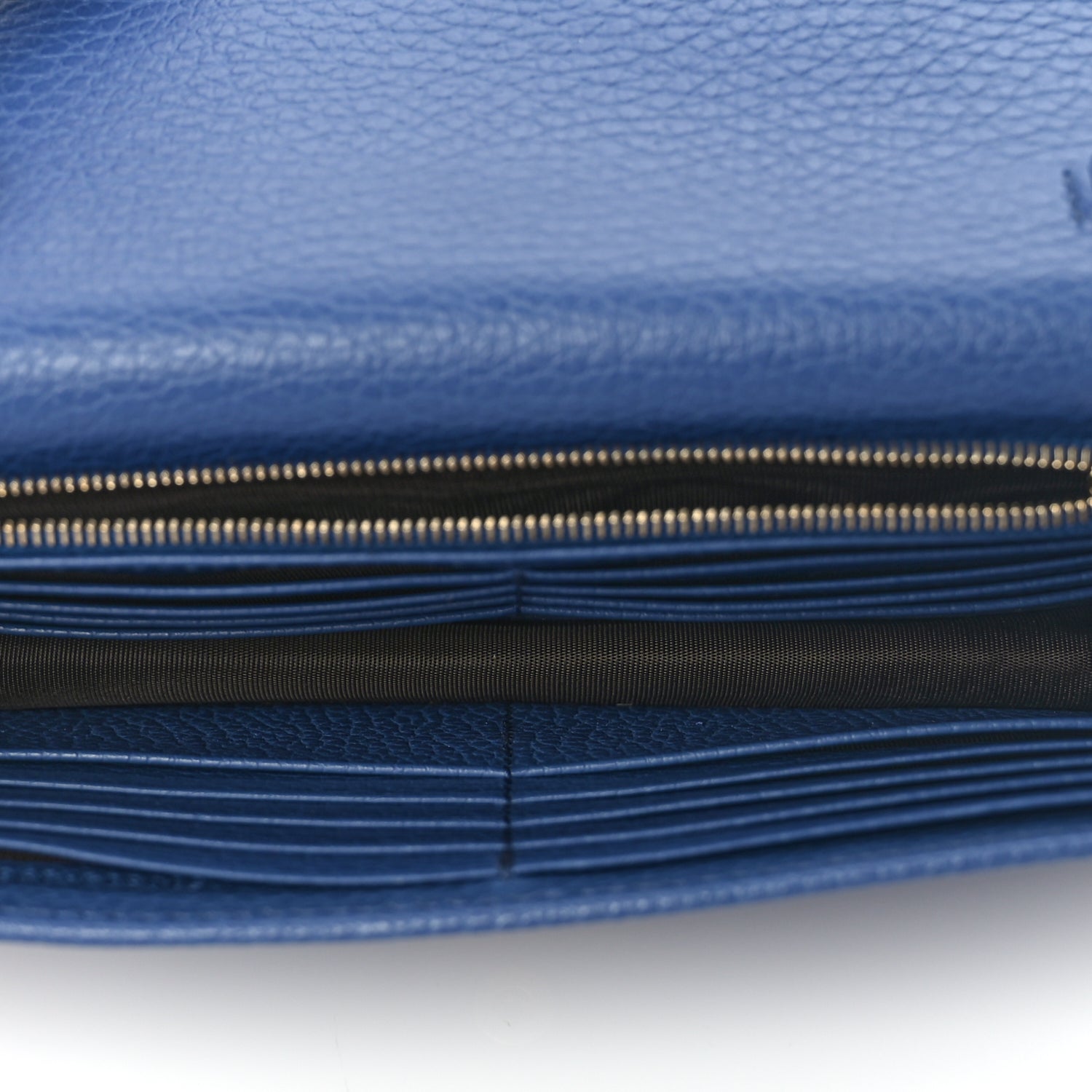 Gucci Dollar Calfskin Interlocking G Chain Wallet Caspian