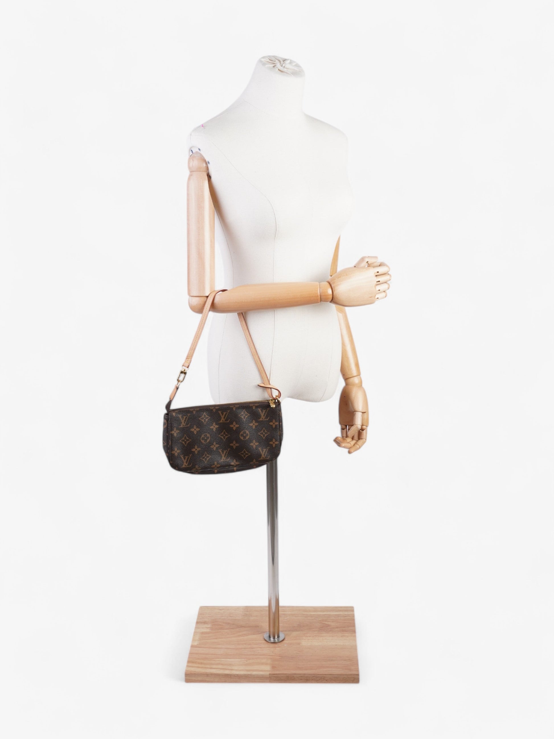 Louis Vuitton Pochette Accessoires Monogram Canvas Clutch Bag 13