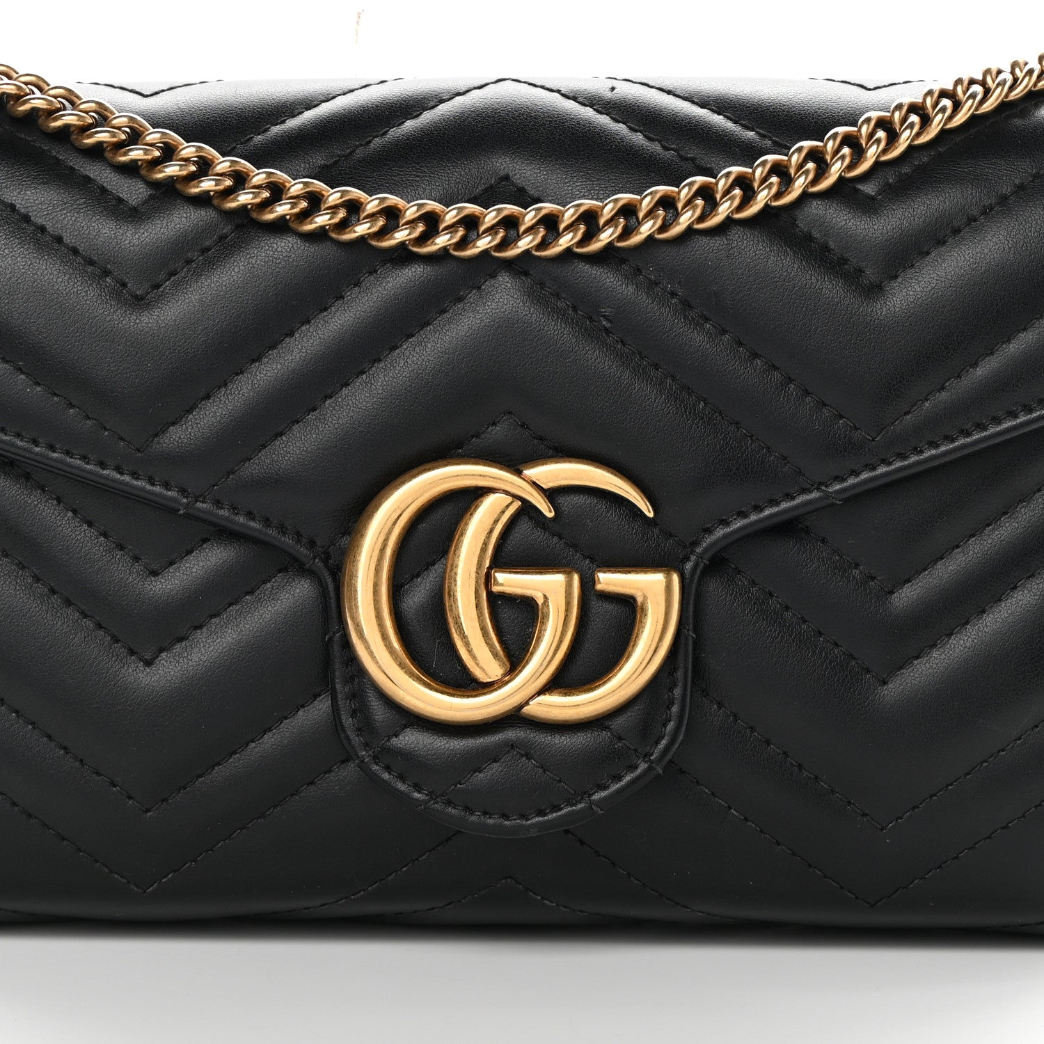 Gucci GG MARMONT ON A Matelasse Calfskin Mini Chain Wallet Case