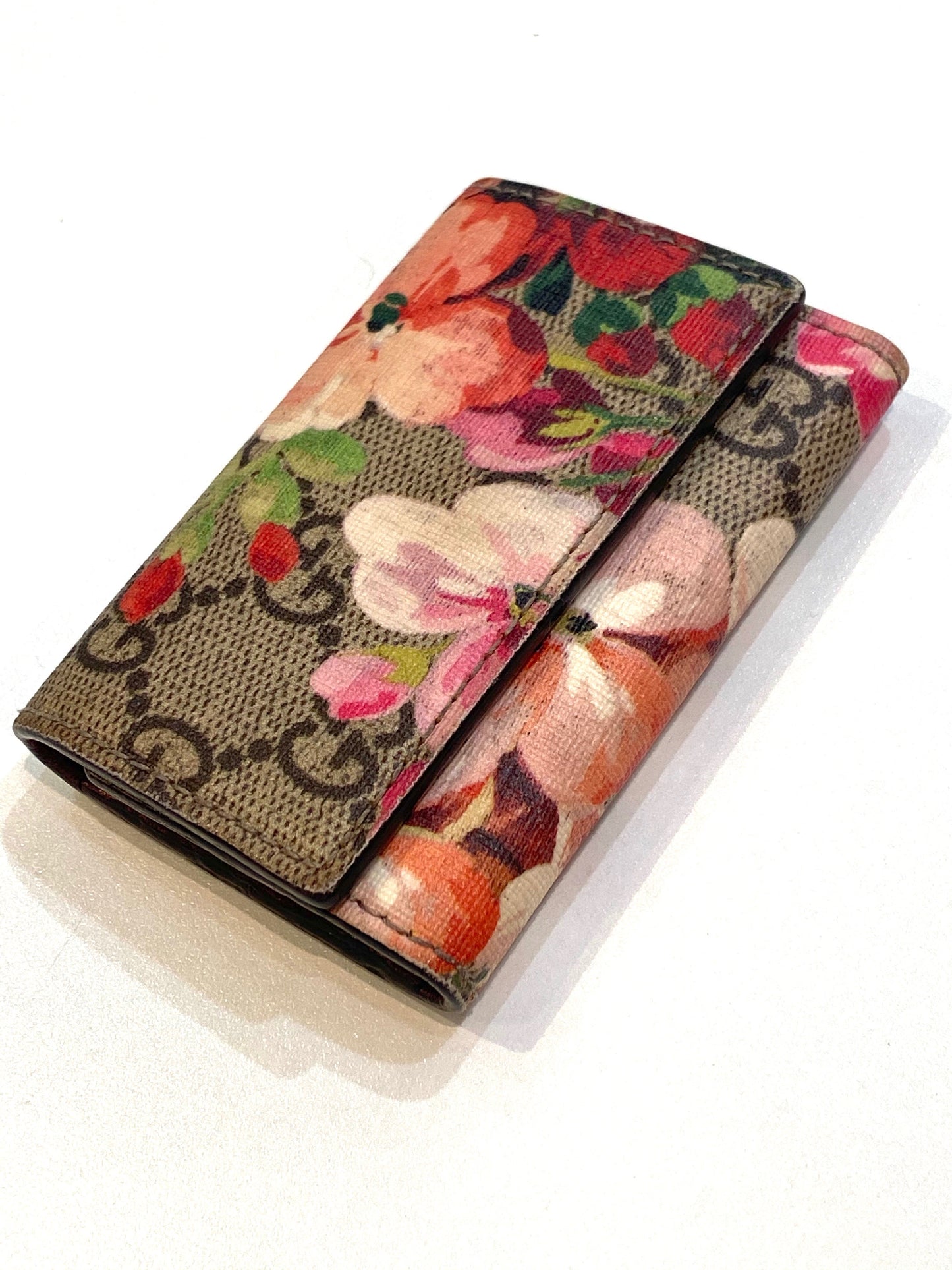 Gucci GG SUPREME BLOOMS SIX KEY Monogram Key Chain