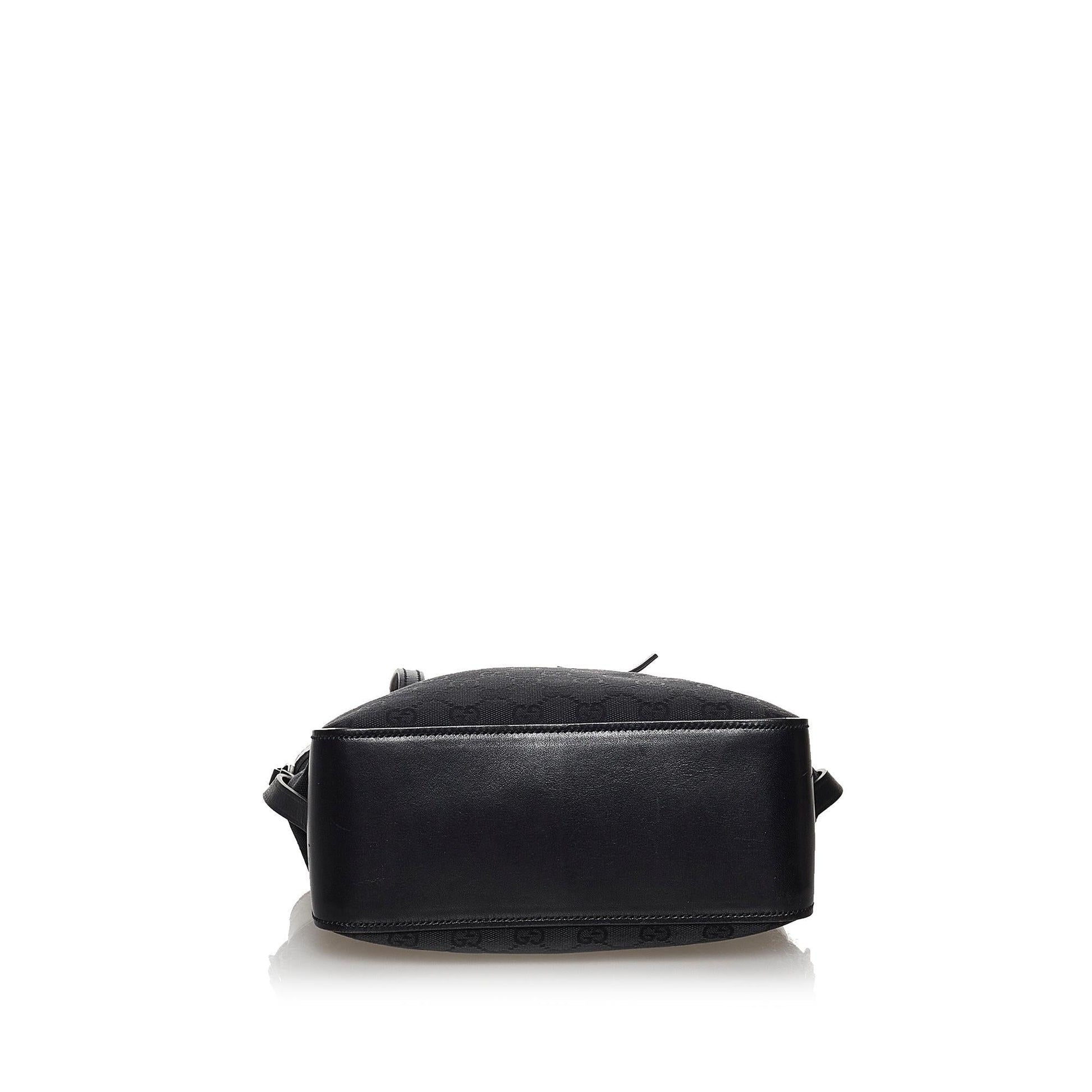 Gucci GG Canvas Shoulder Bag (SHG-29965)