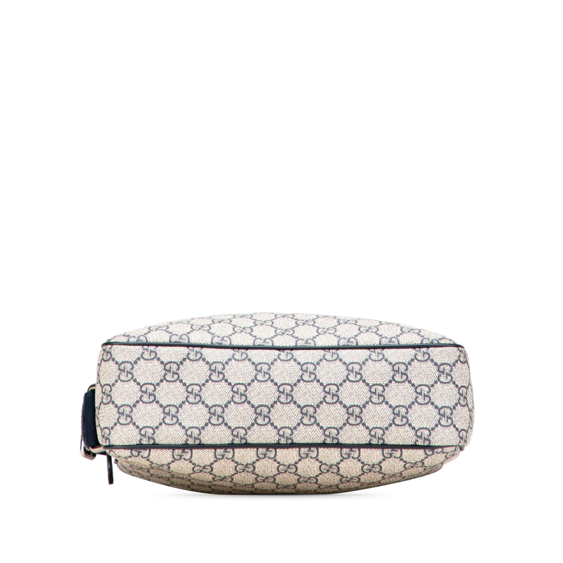 Gucci GG Supreme Crossbody Bag Crossbody 33