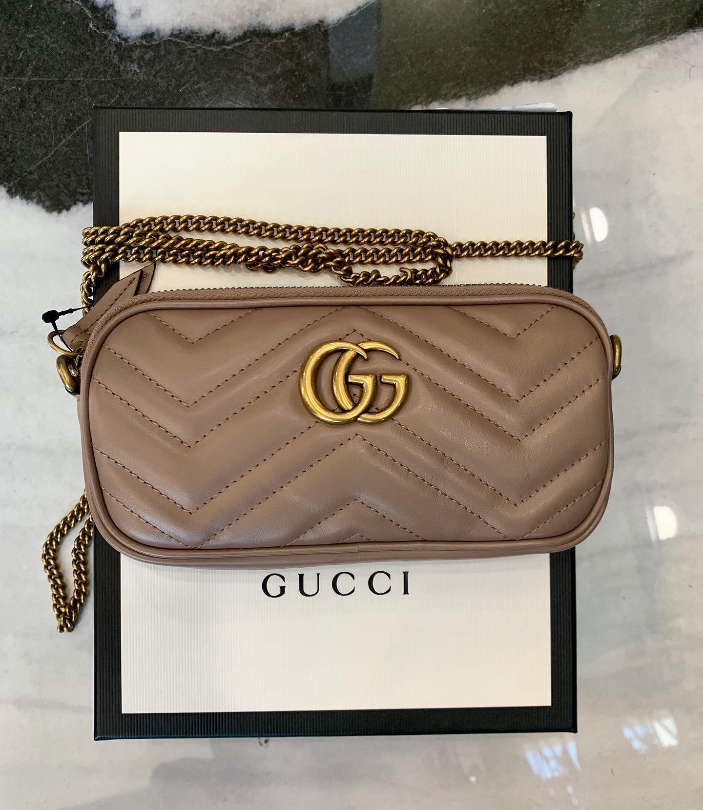Gucci GG Marmont MatelassÃ© on a Matelasse Chain Wallet Case