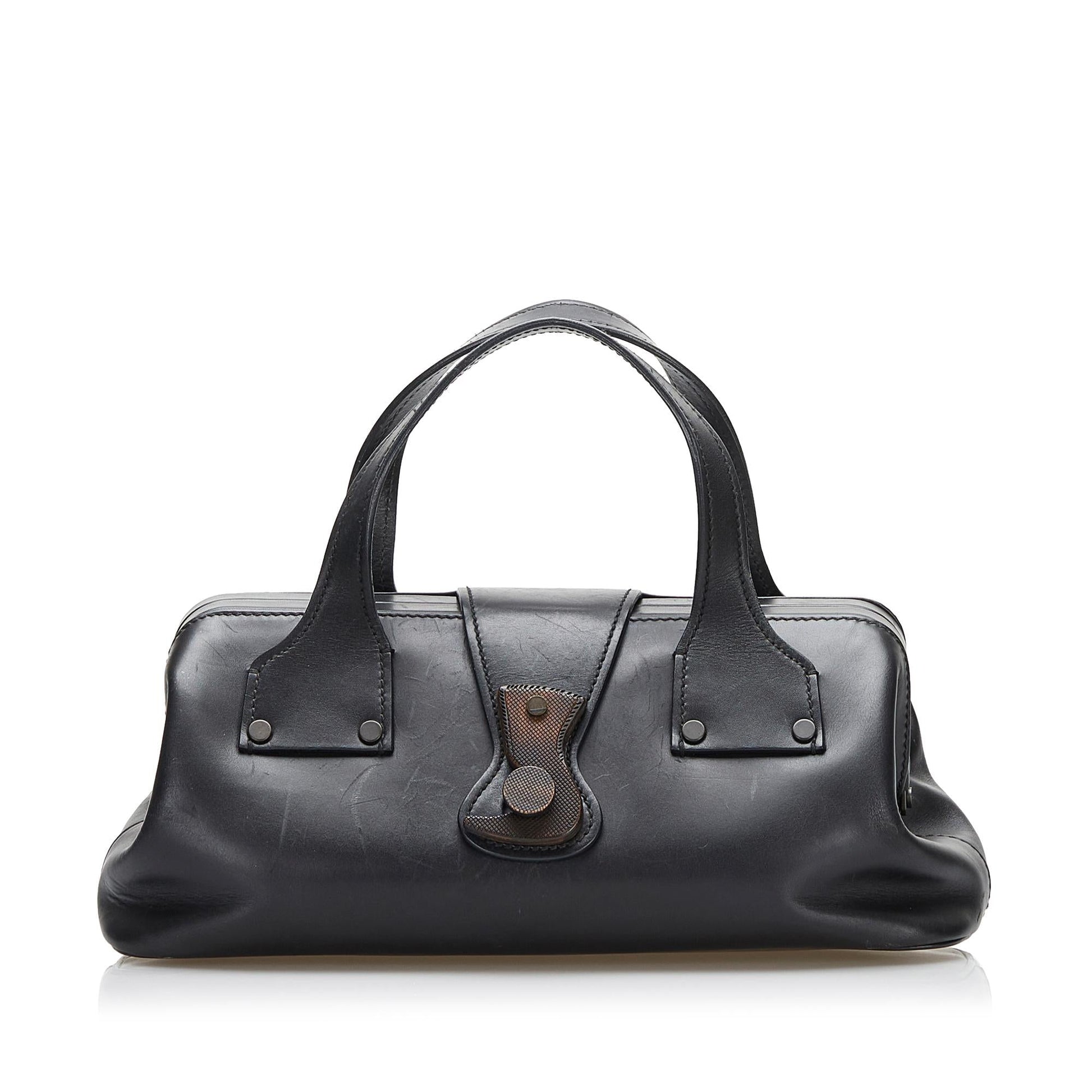 Gucci Wood Hook Closure SHG Leather Calf Black Satchel Bag